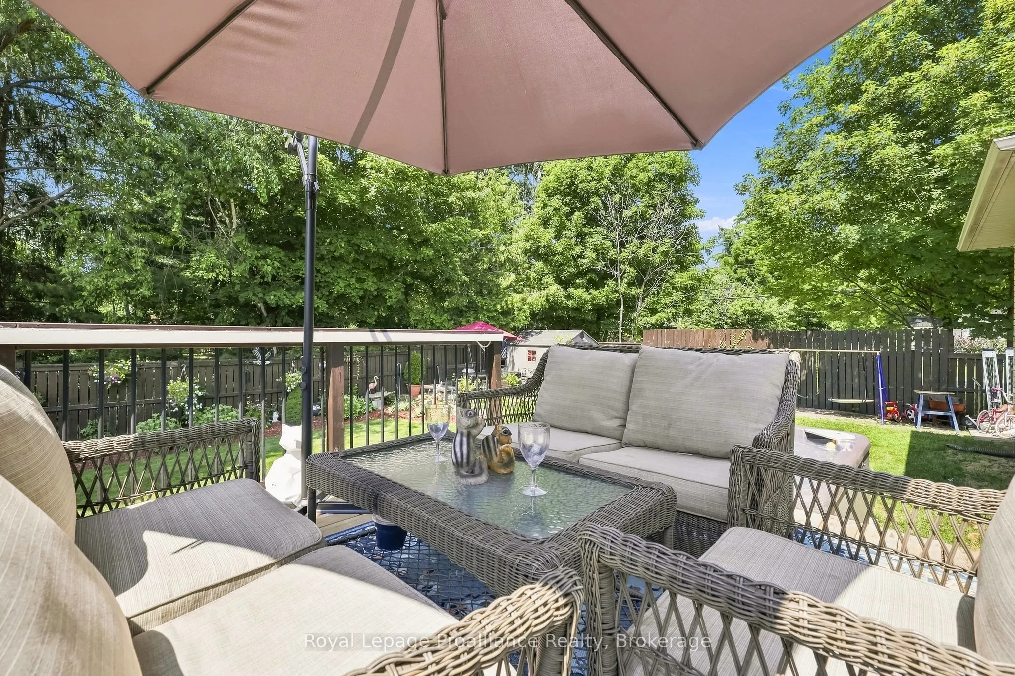 39 Lakewood Crescent