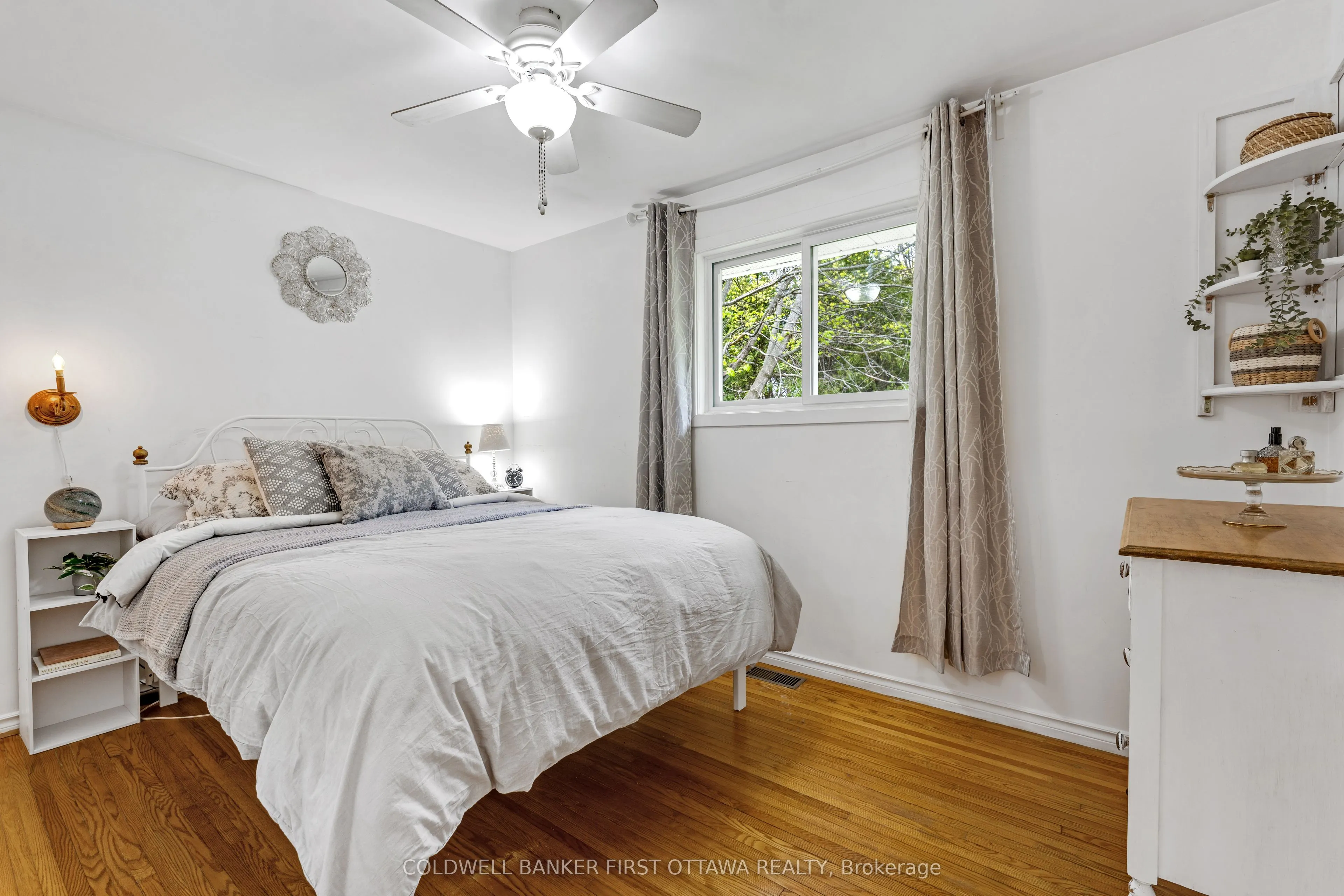 2498 Rideau Ferry Road