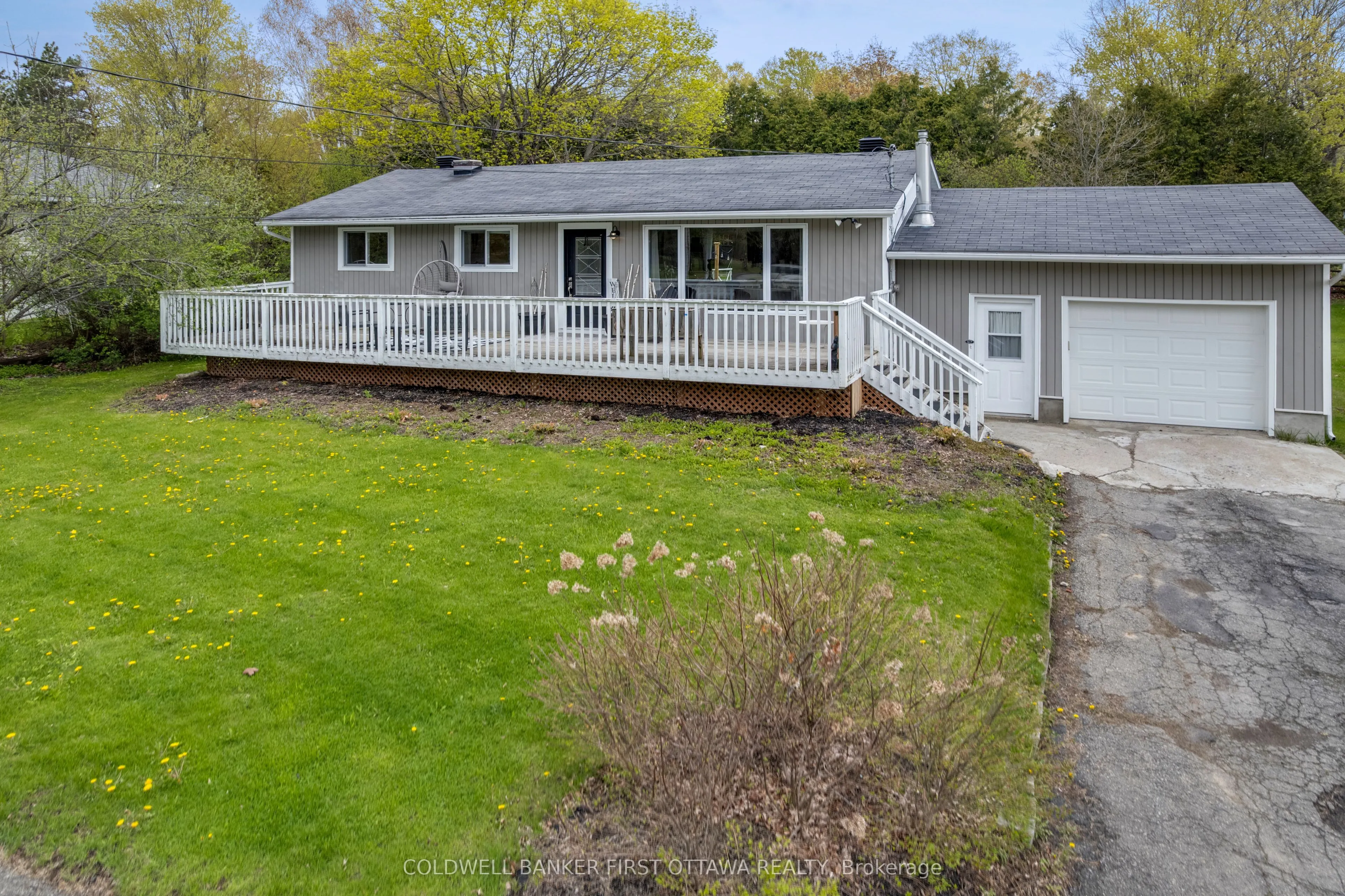 2498 Rideau Ferry Road
