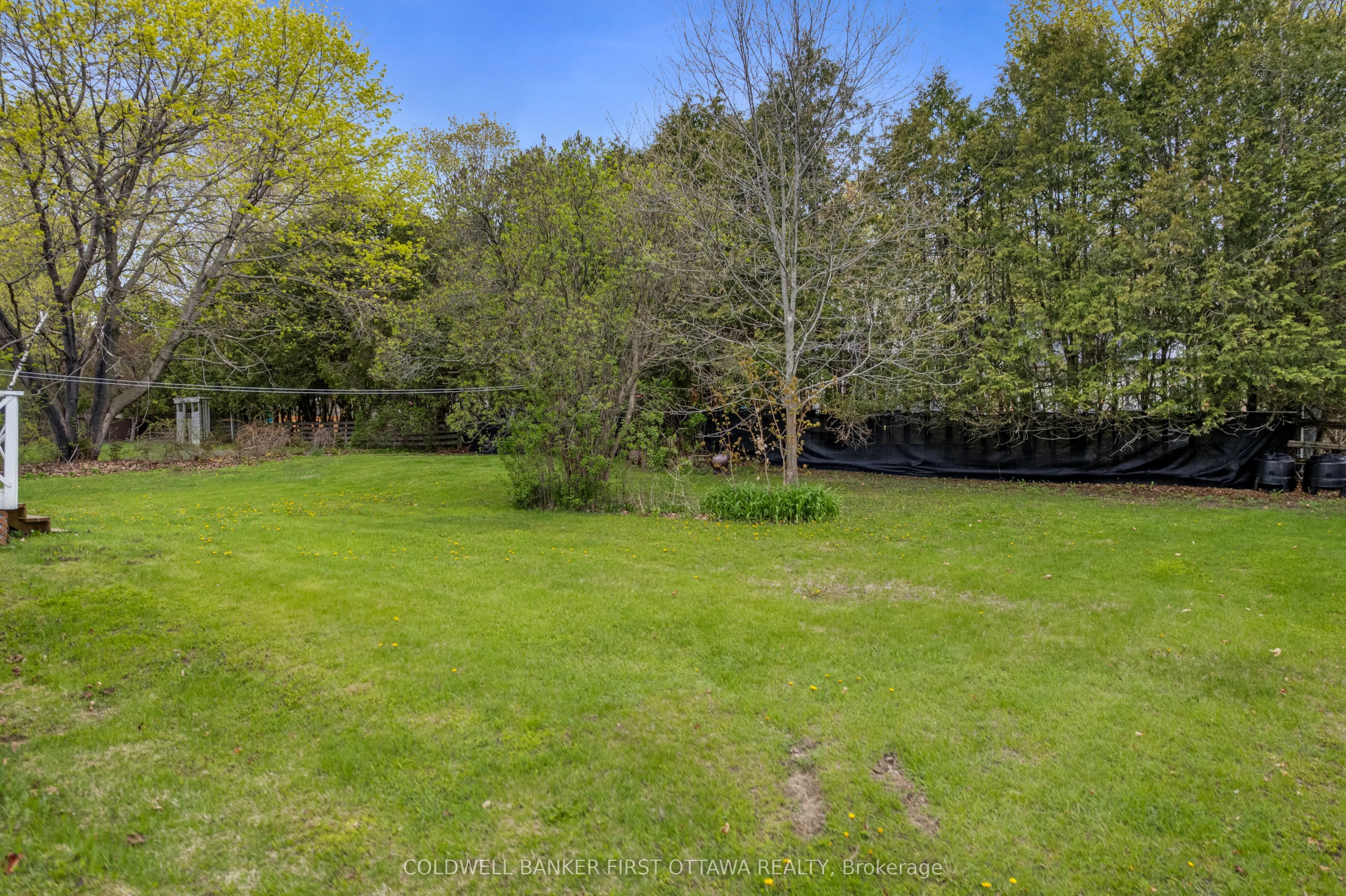2498 Rideau Ferry Road