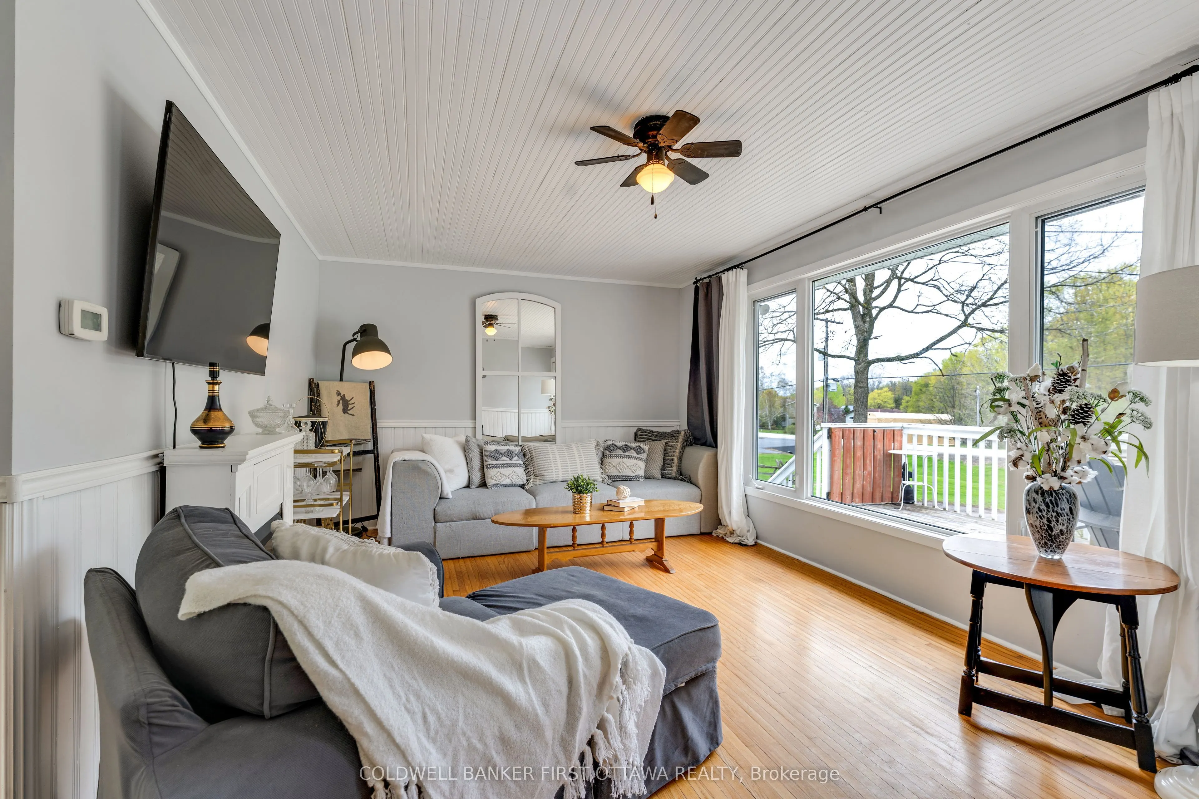 2498 Rideau Ferry Road