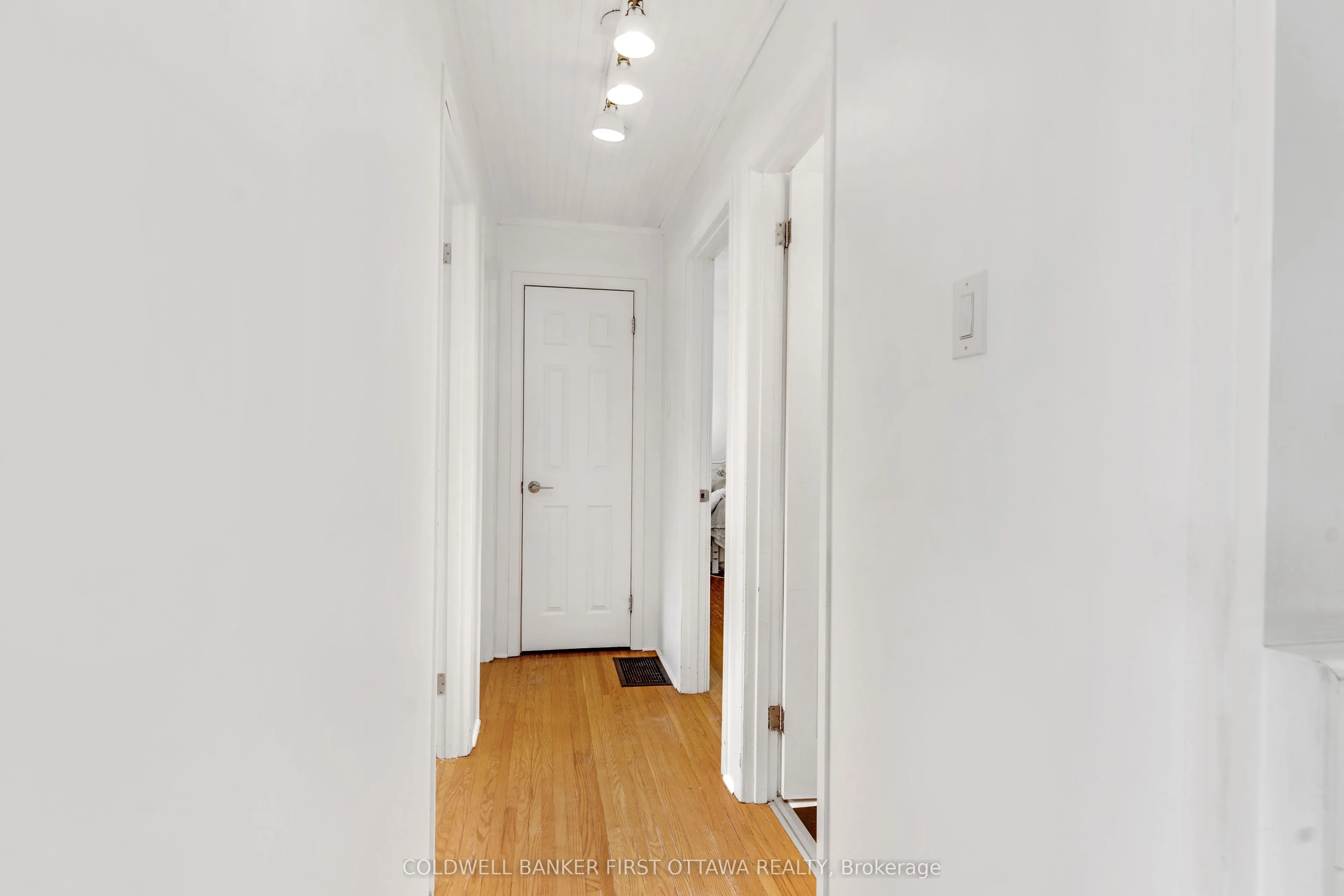 2498 Rideau Ferry Road