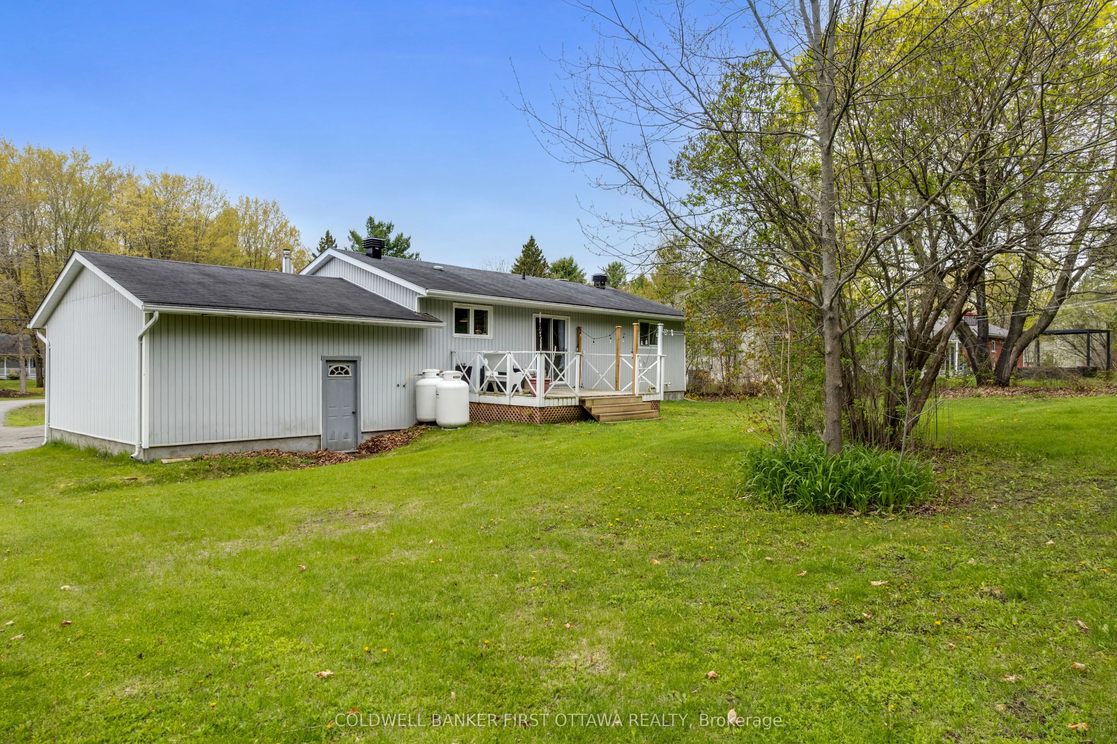 2498 Rideau Ferry Road