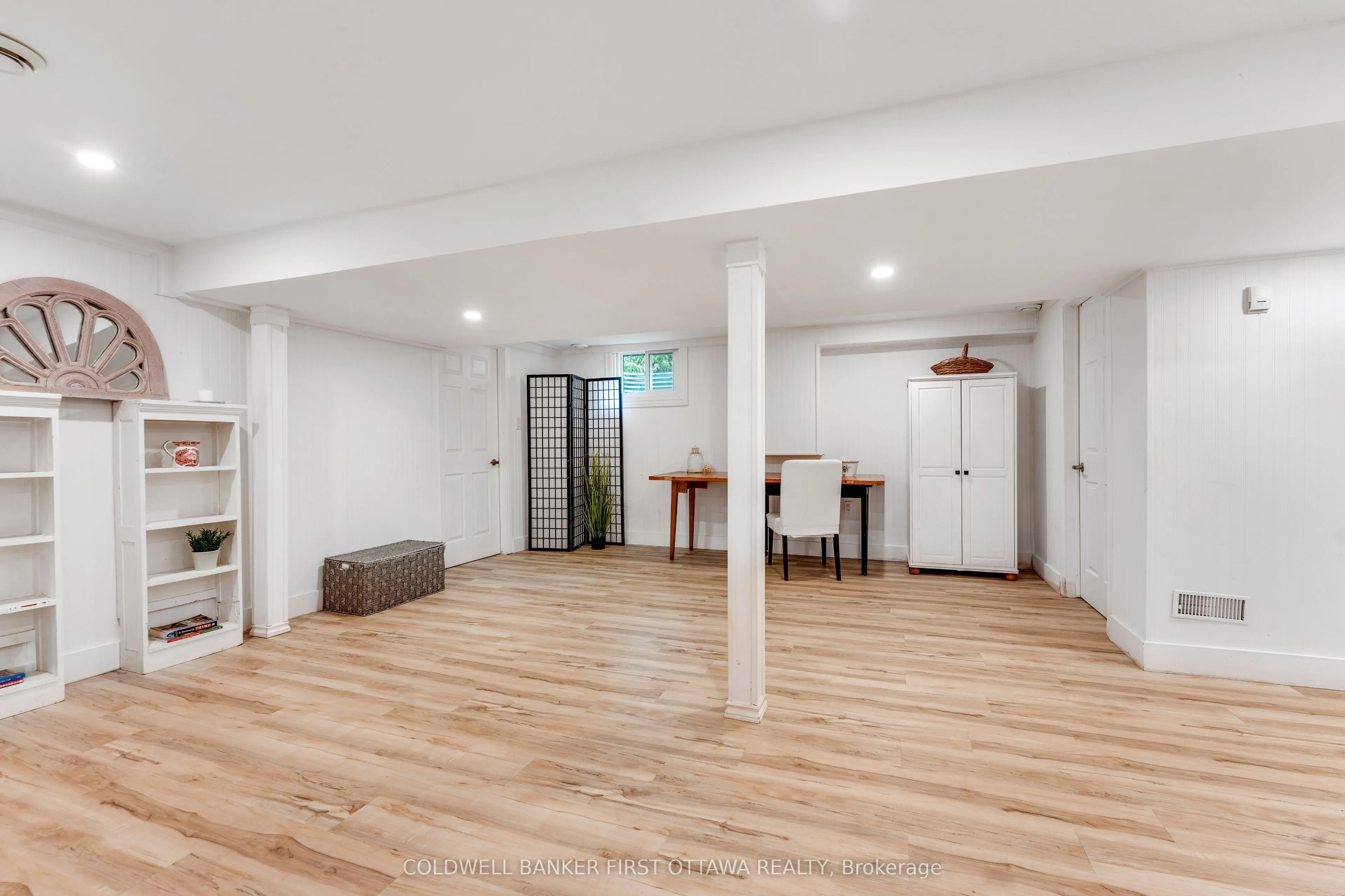2498 Rideau Ferry Road