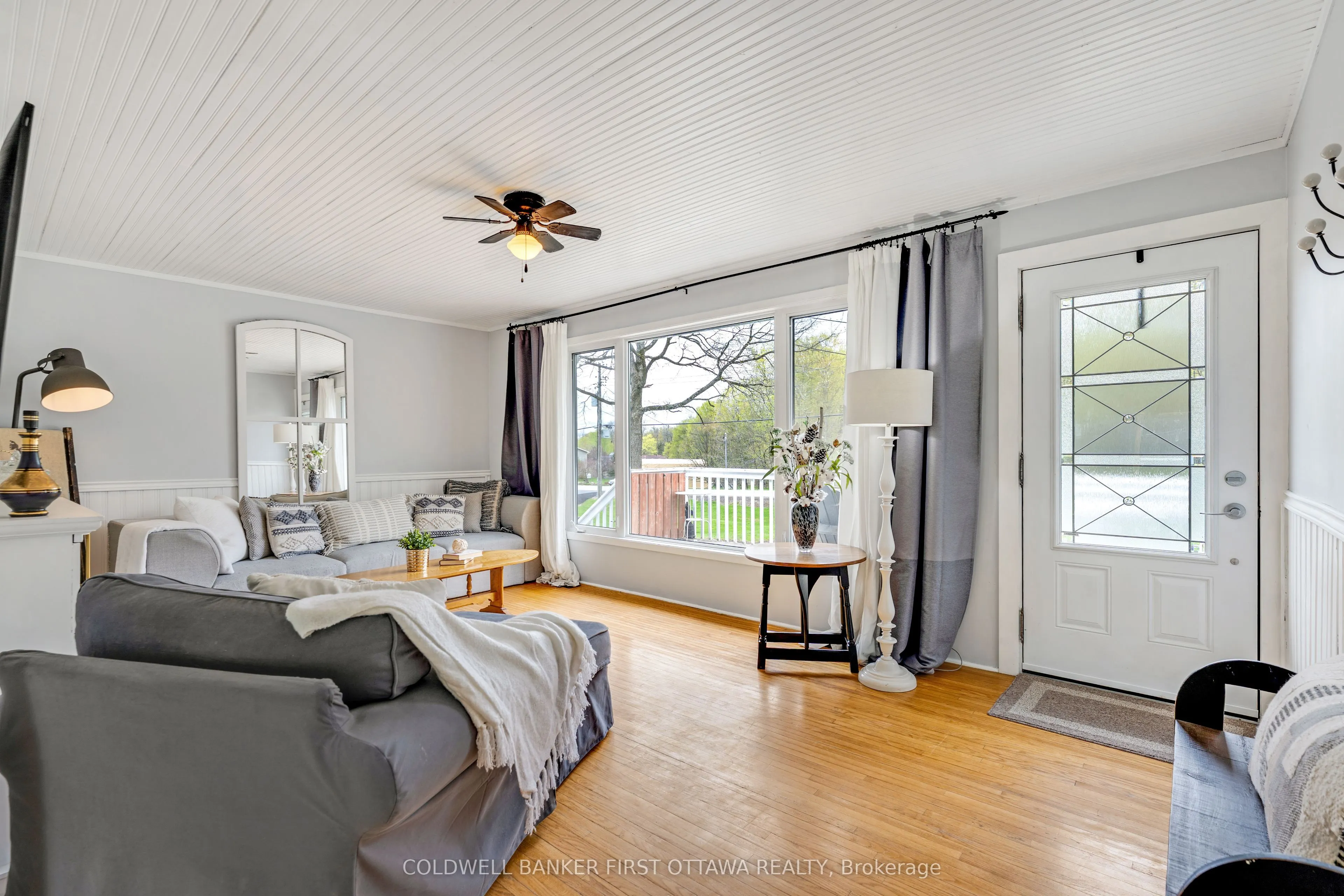 2498 Rideau Ferry Road