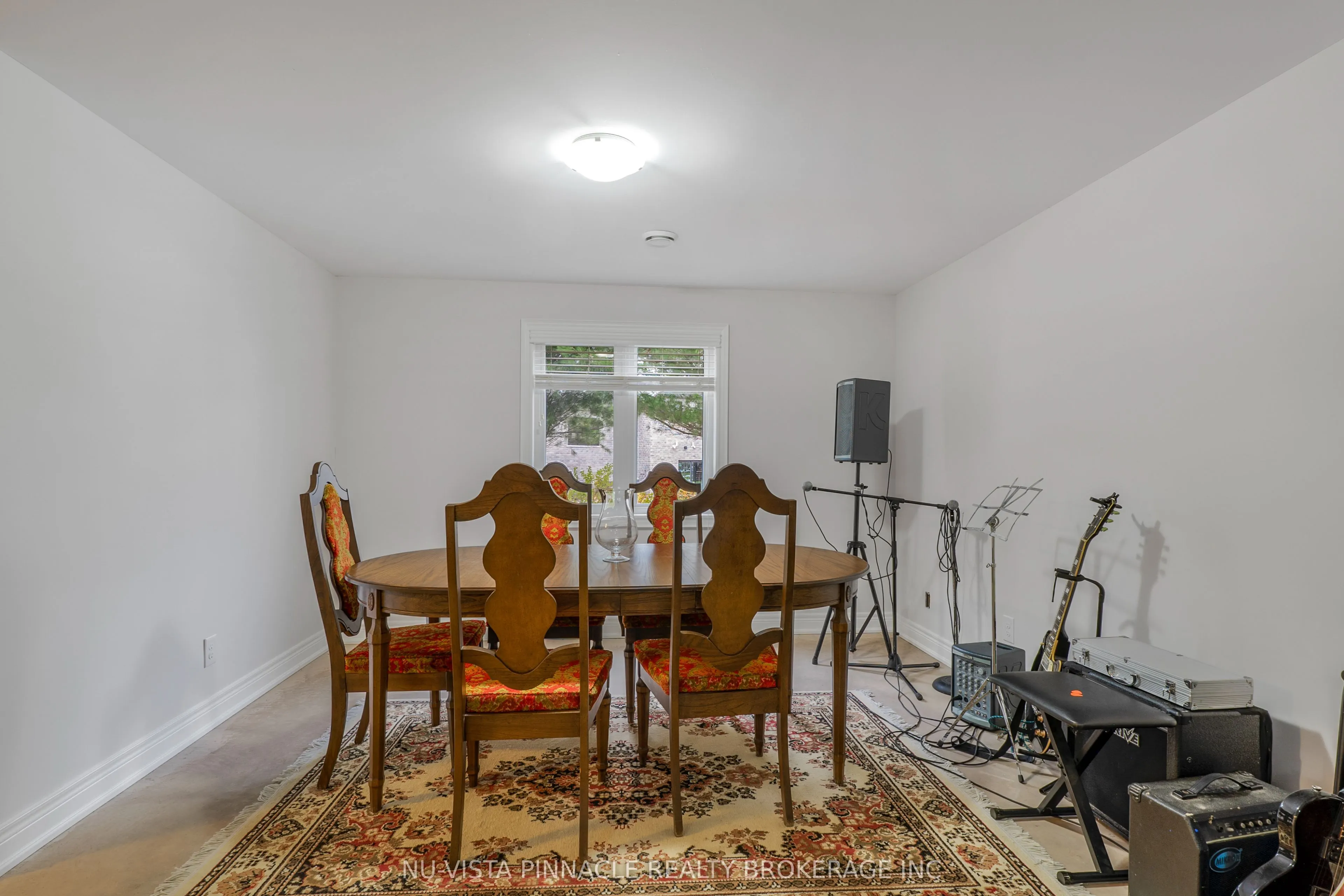 19 Hillside Drive E #10