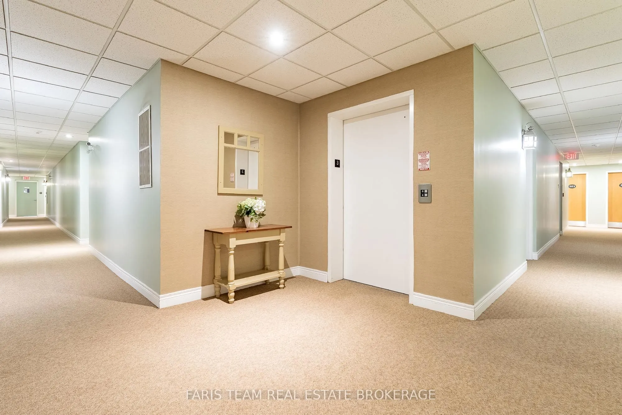 10 Bay Street E #301