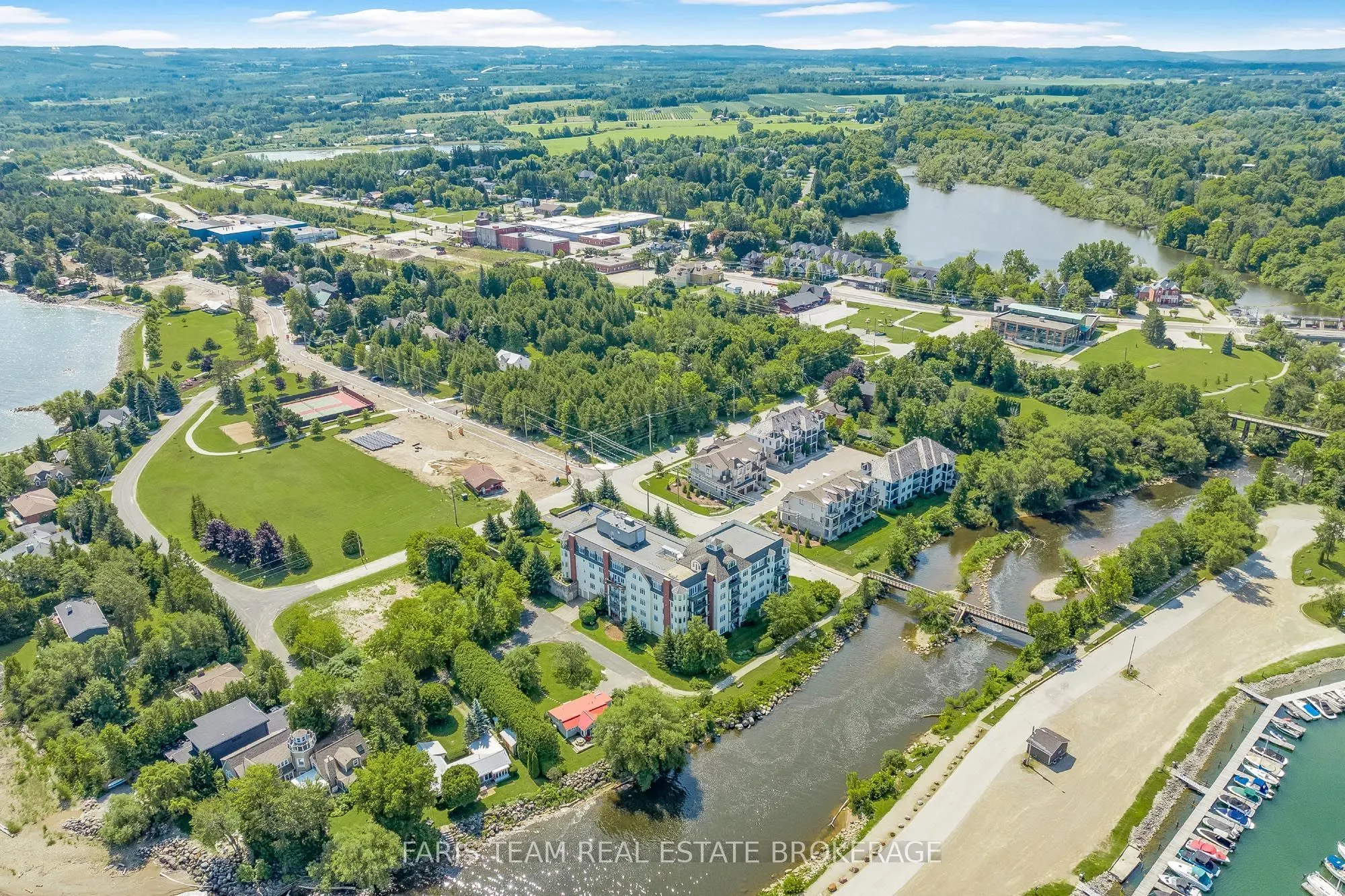 10 Bay Street E #301
