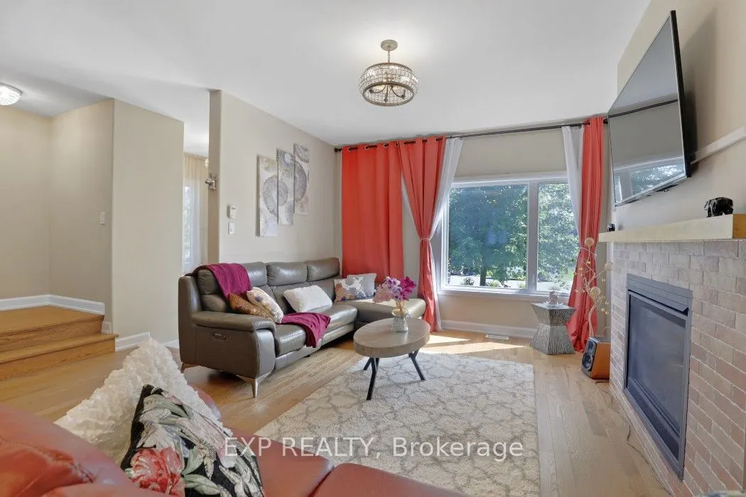 225 Sunset Crescent