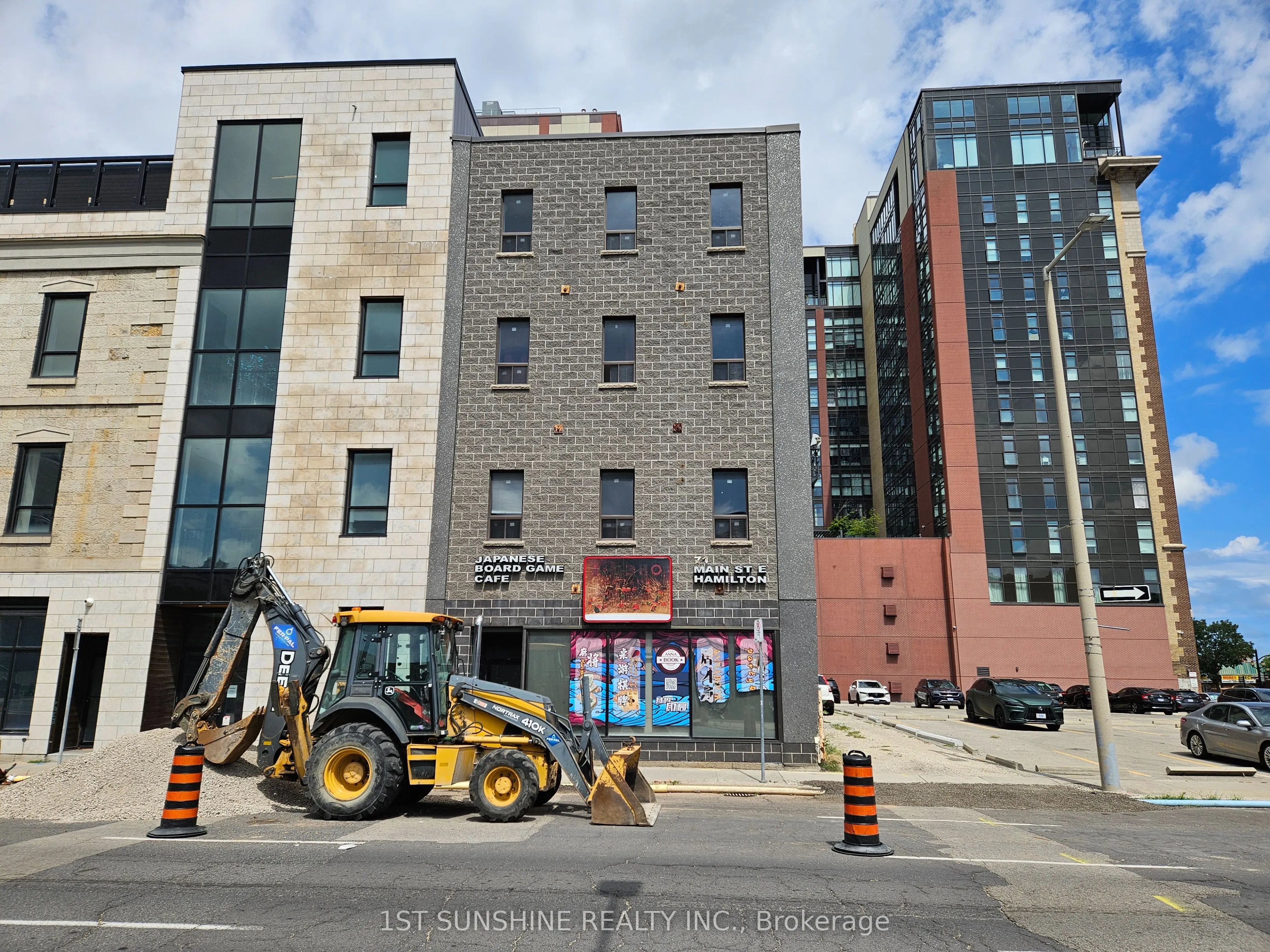 71 Main Street E