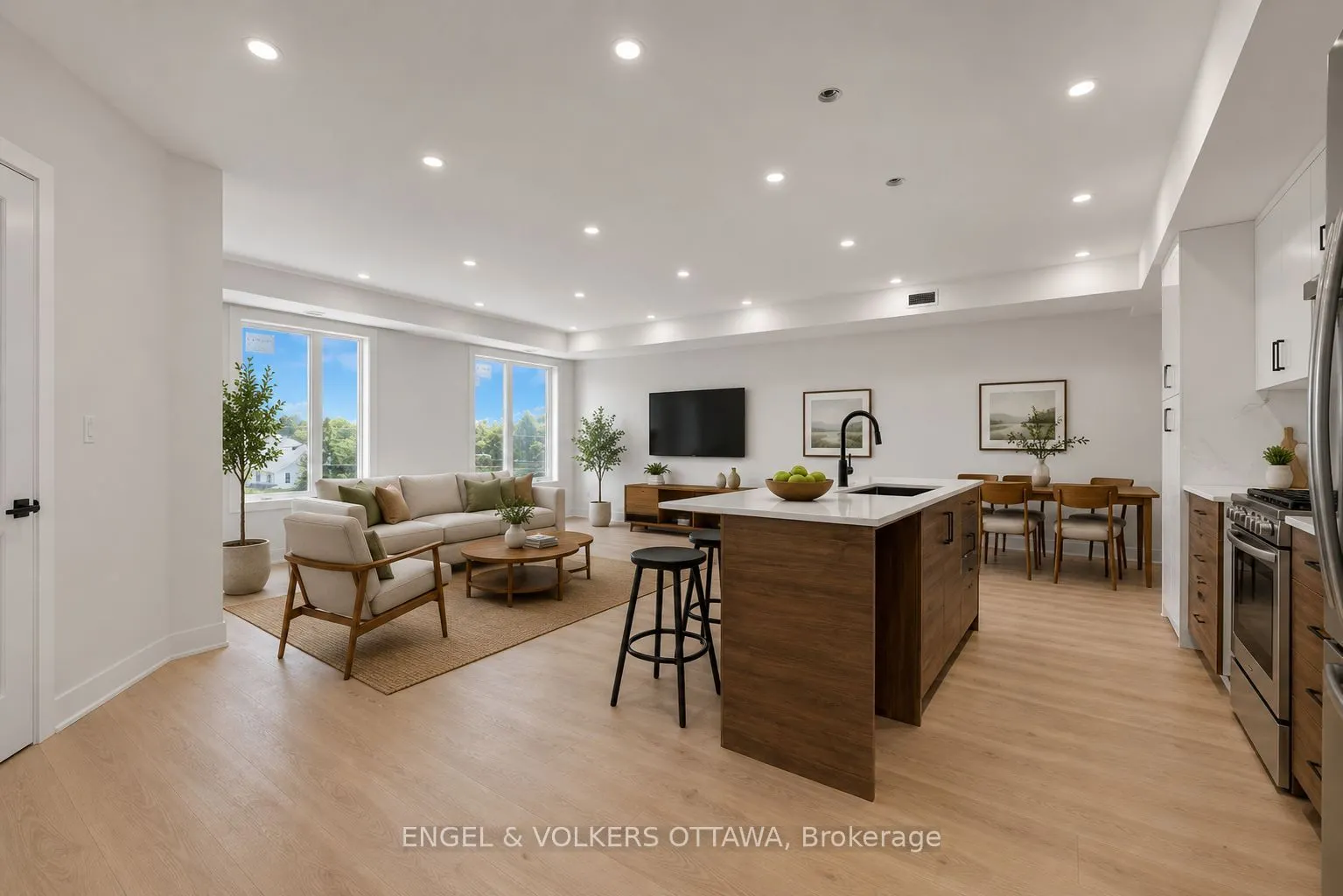655 Donat Street #9
