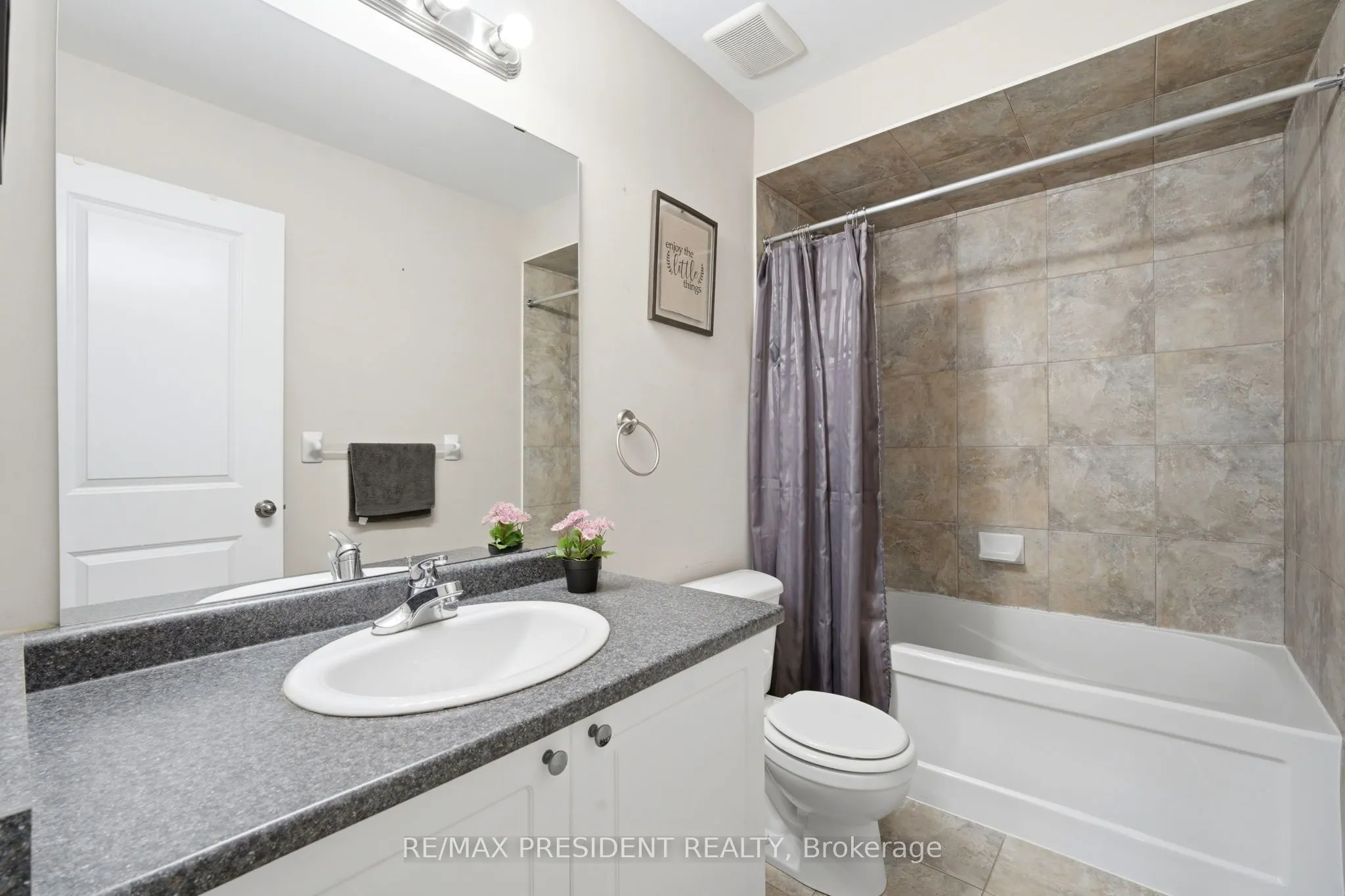 45 SEABREEZE Crescent #23