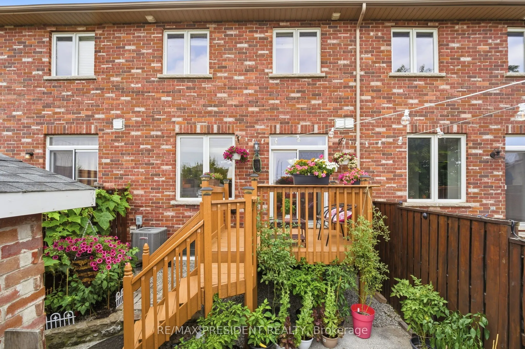 45 SEABREEZE Crescent #23