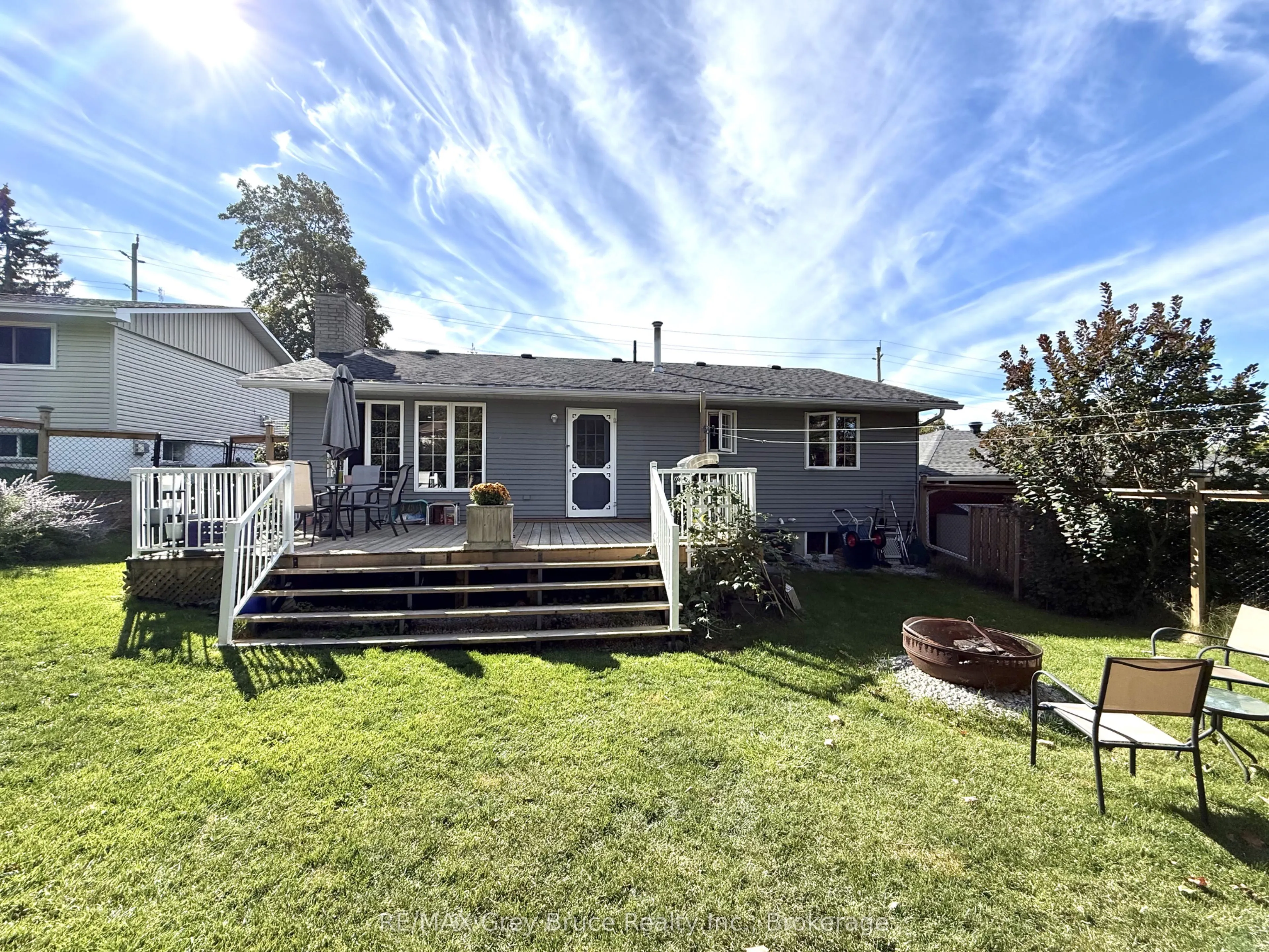 840 4th Street E