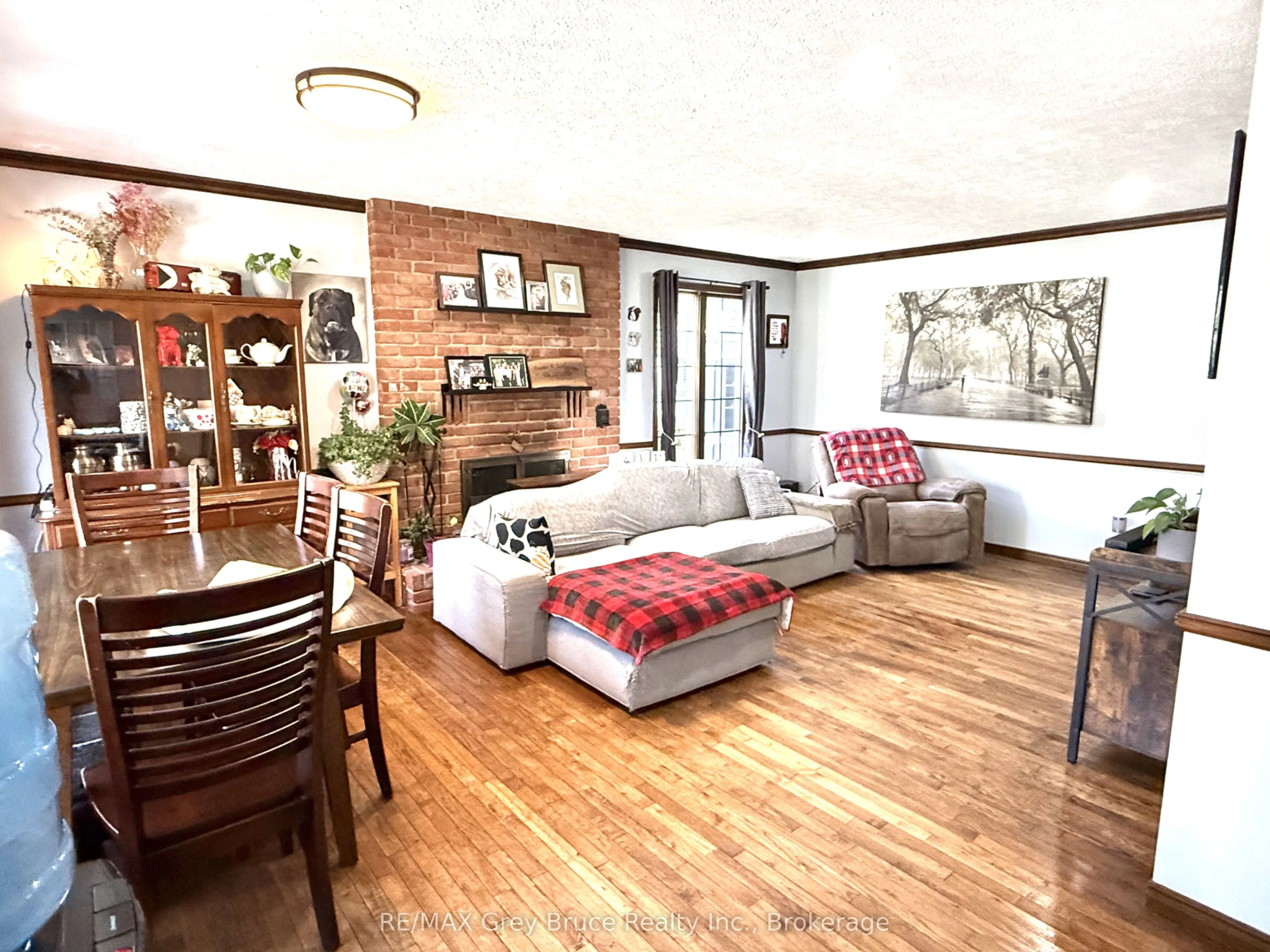 840 4th Street E
