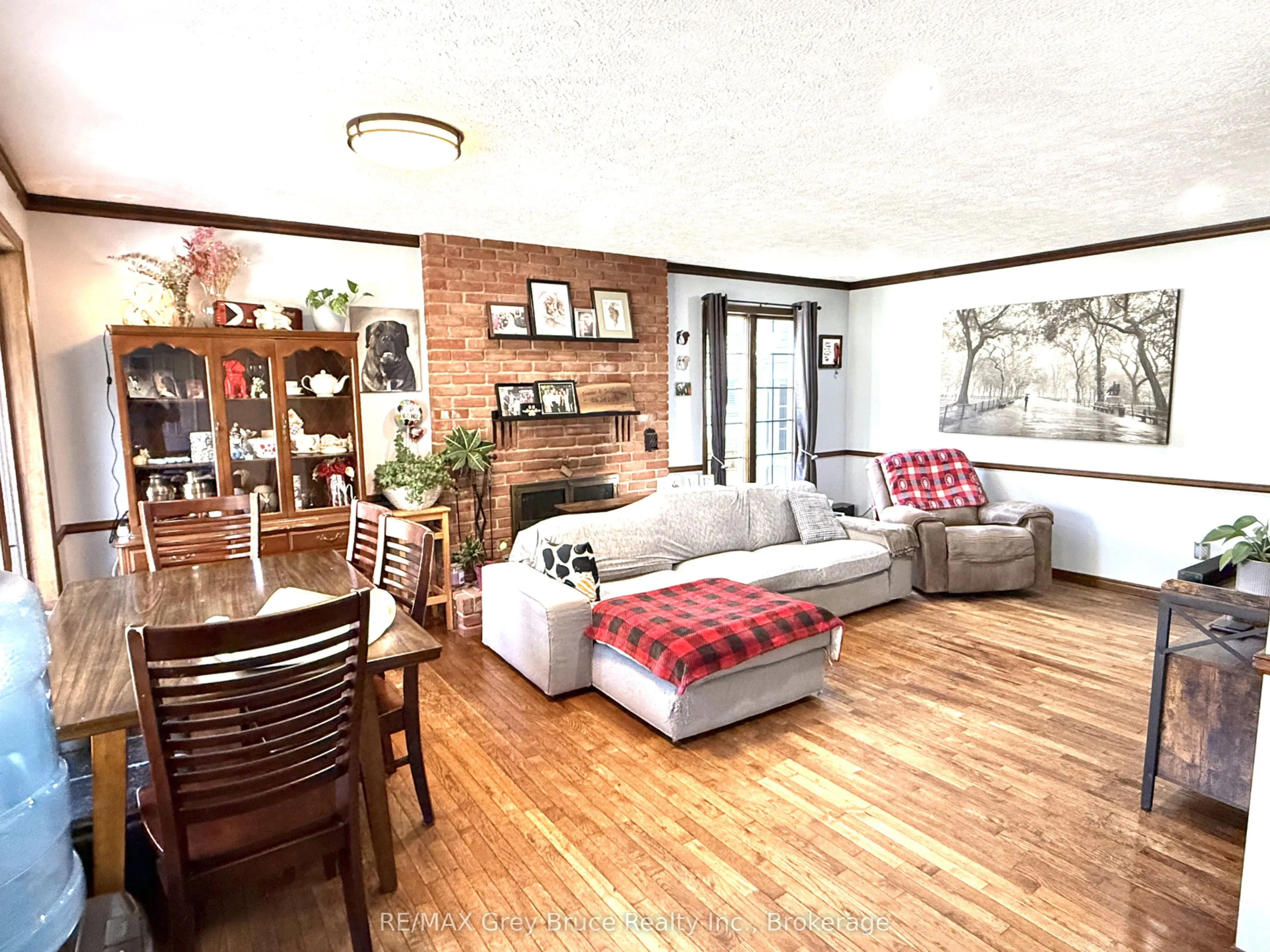 840 4th Street E