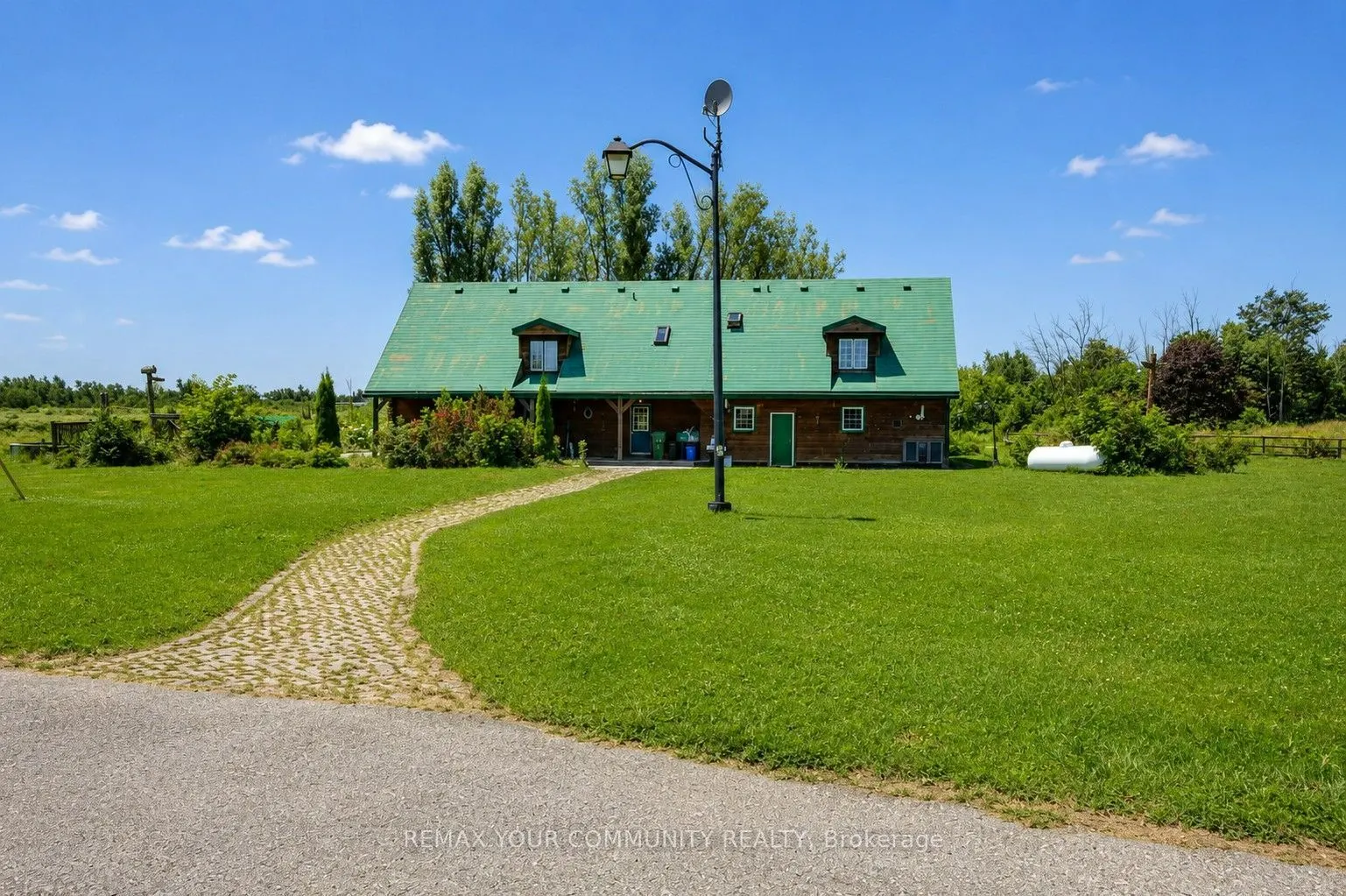 11 Mud Road