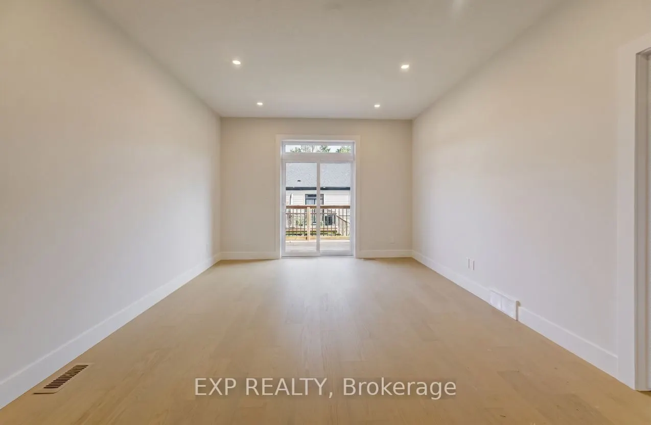 12 Washington Street #202