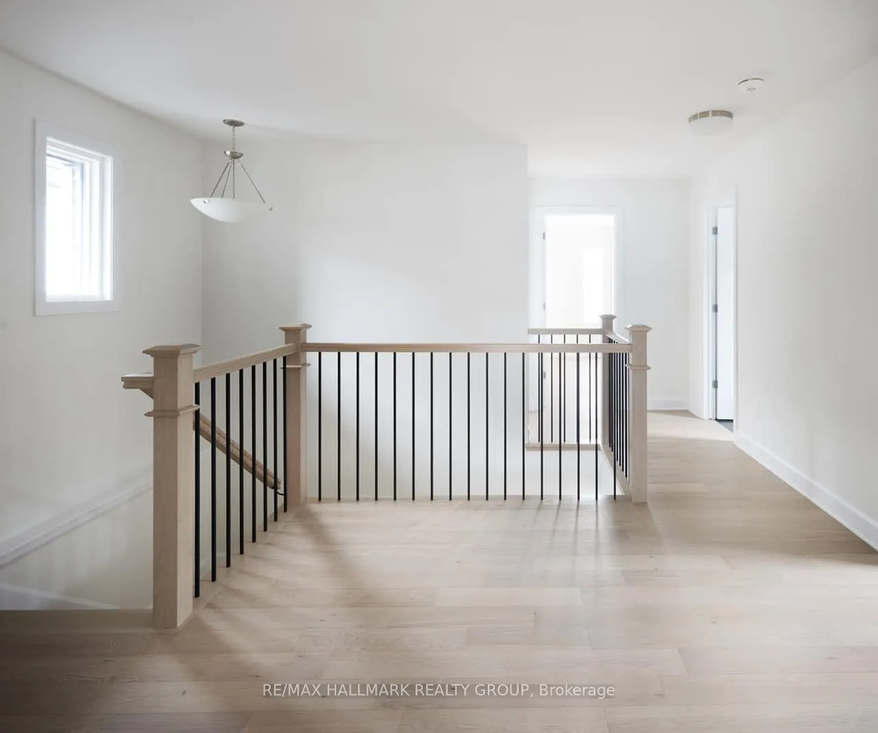 614 Roundhouse Crescent