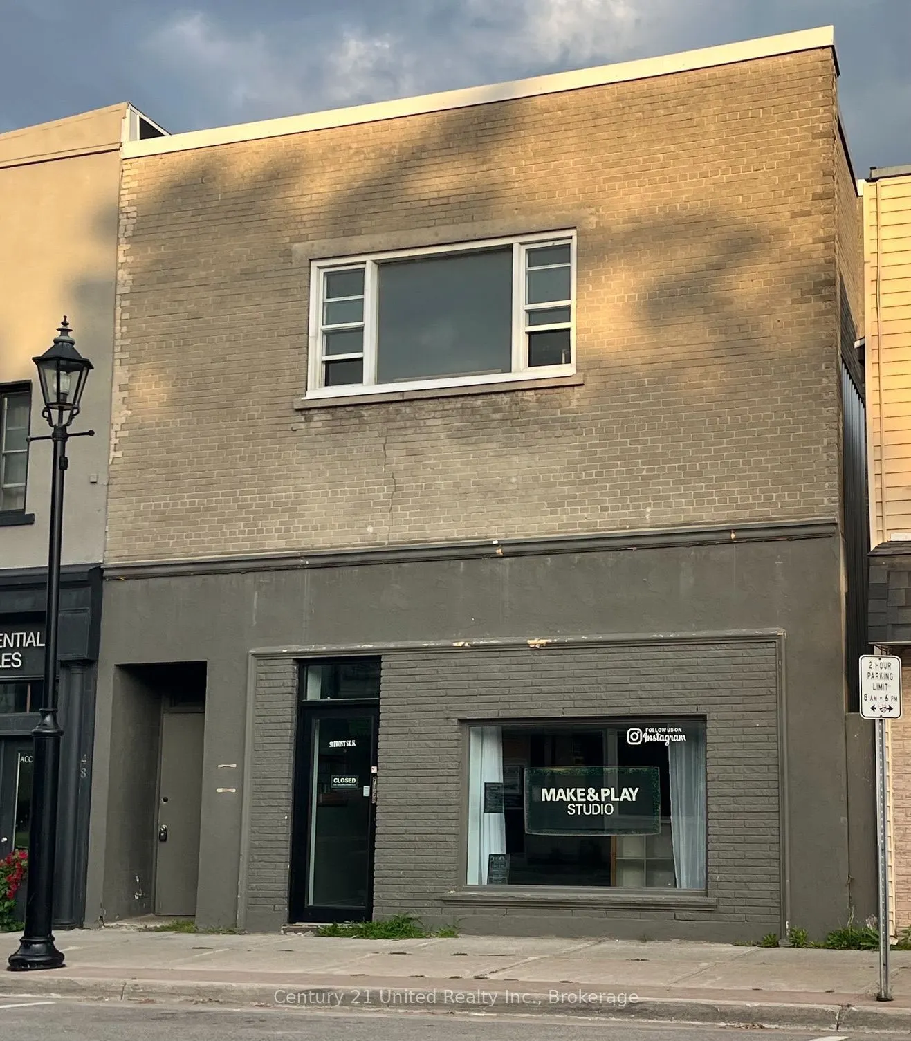 50 Front Street N