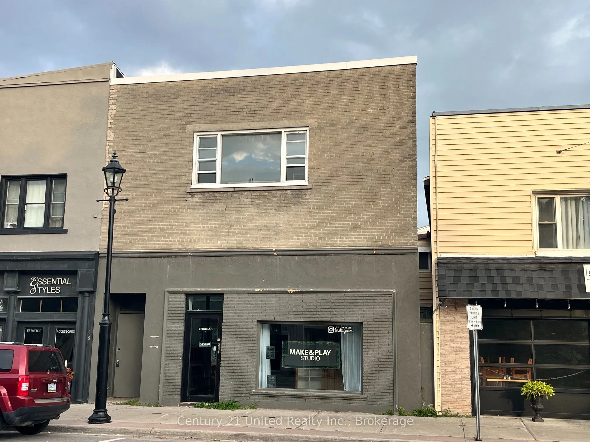 50 Front Street N