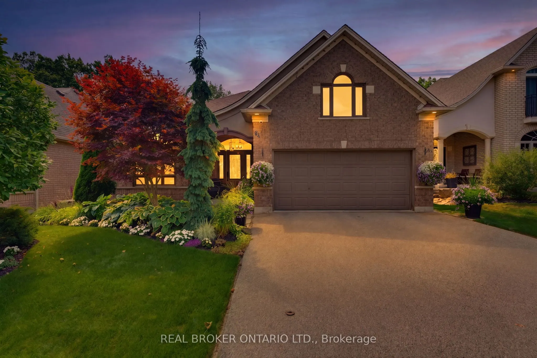 64 Carmichael Crescent