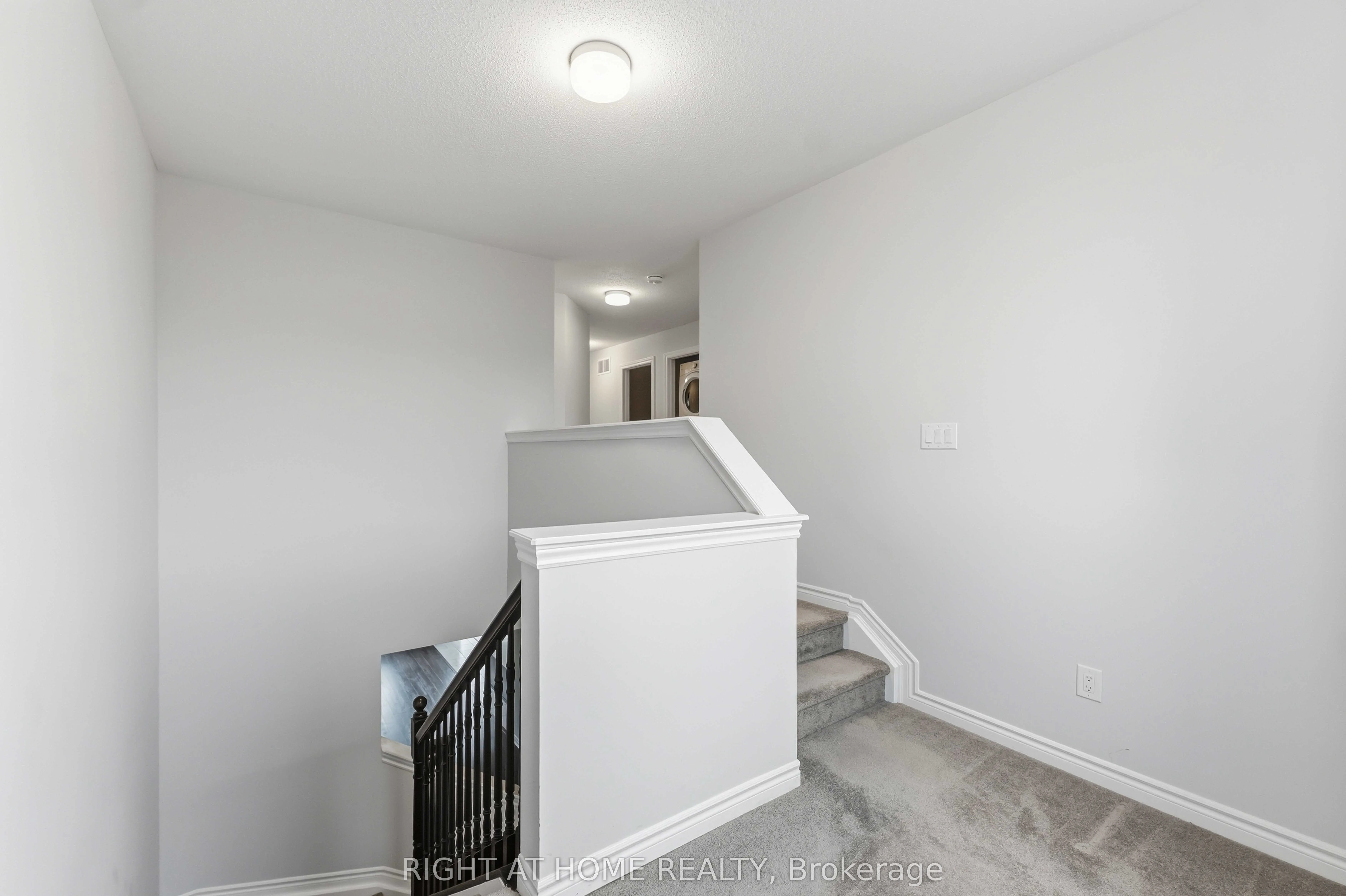 709 Derreen Avenue
