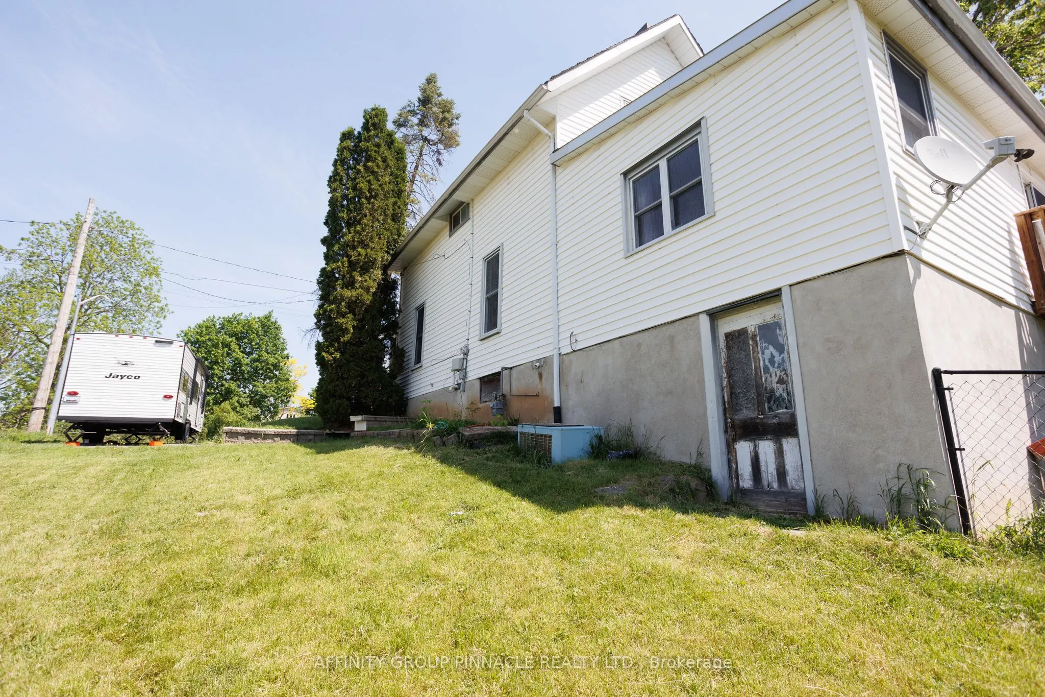 7 Colborne Street E