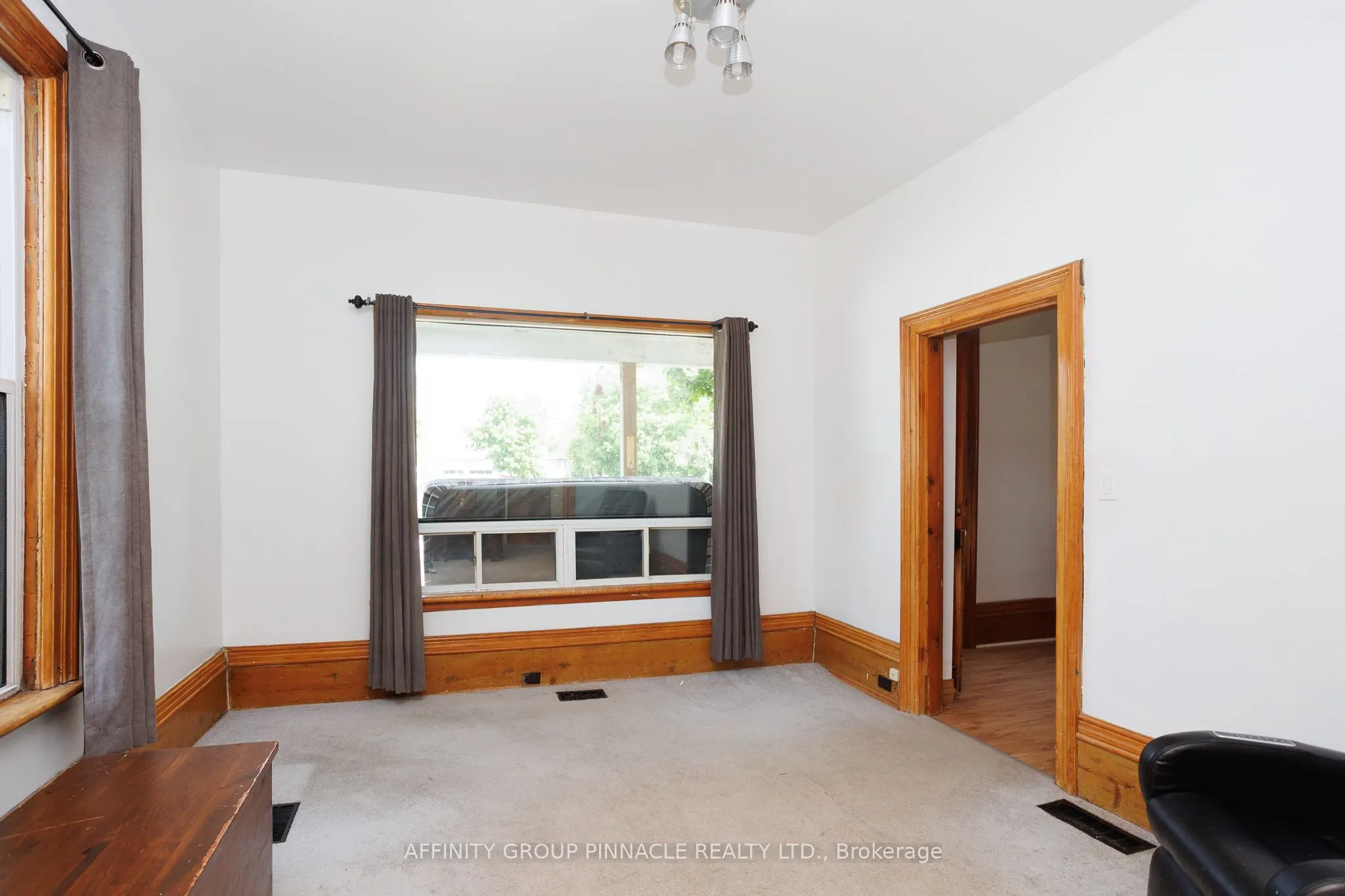 7 Colborne Street E