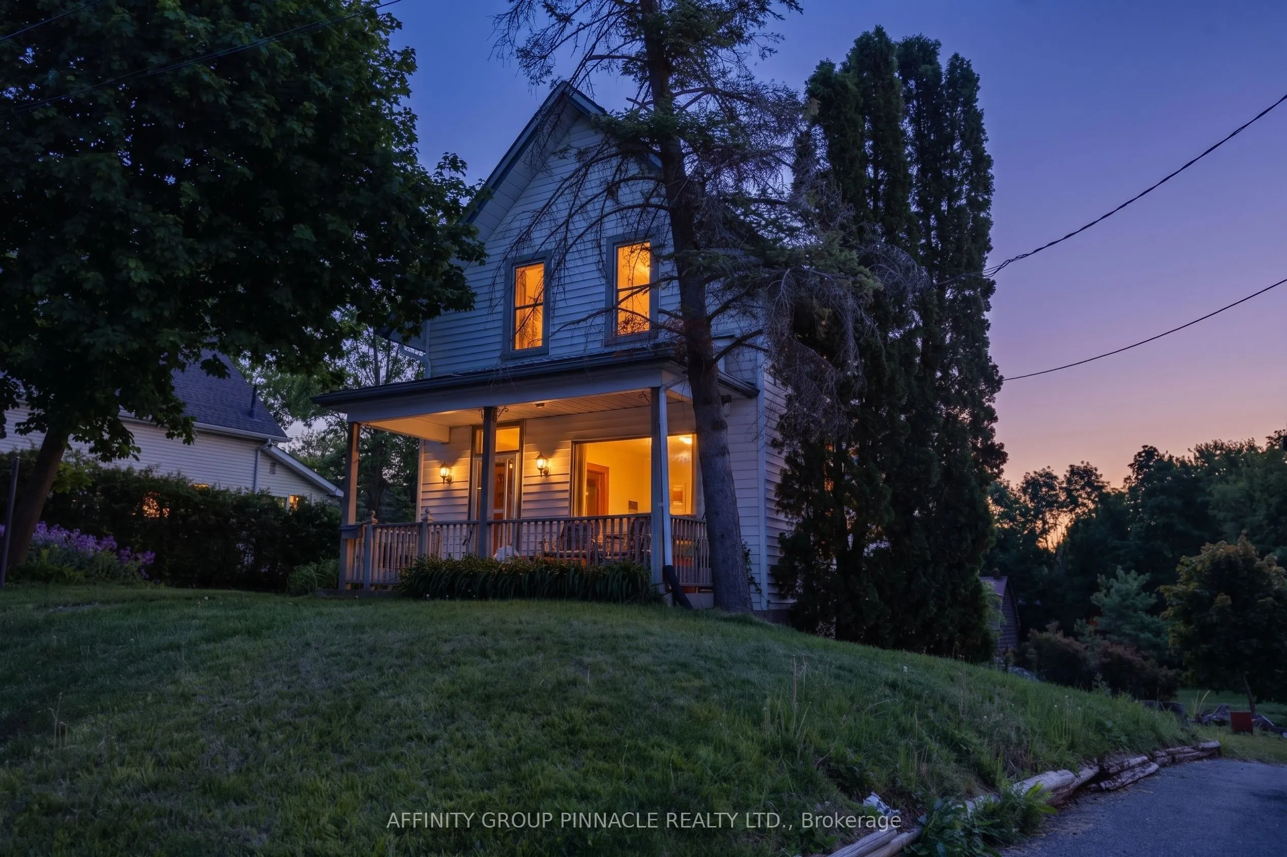 7 Colborne Street E
