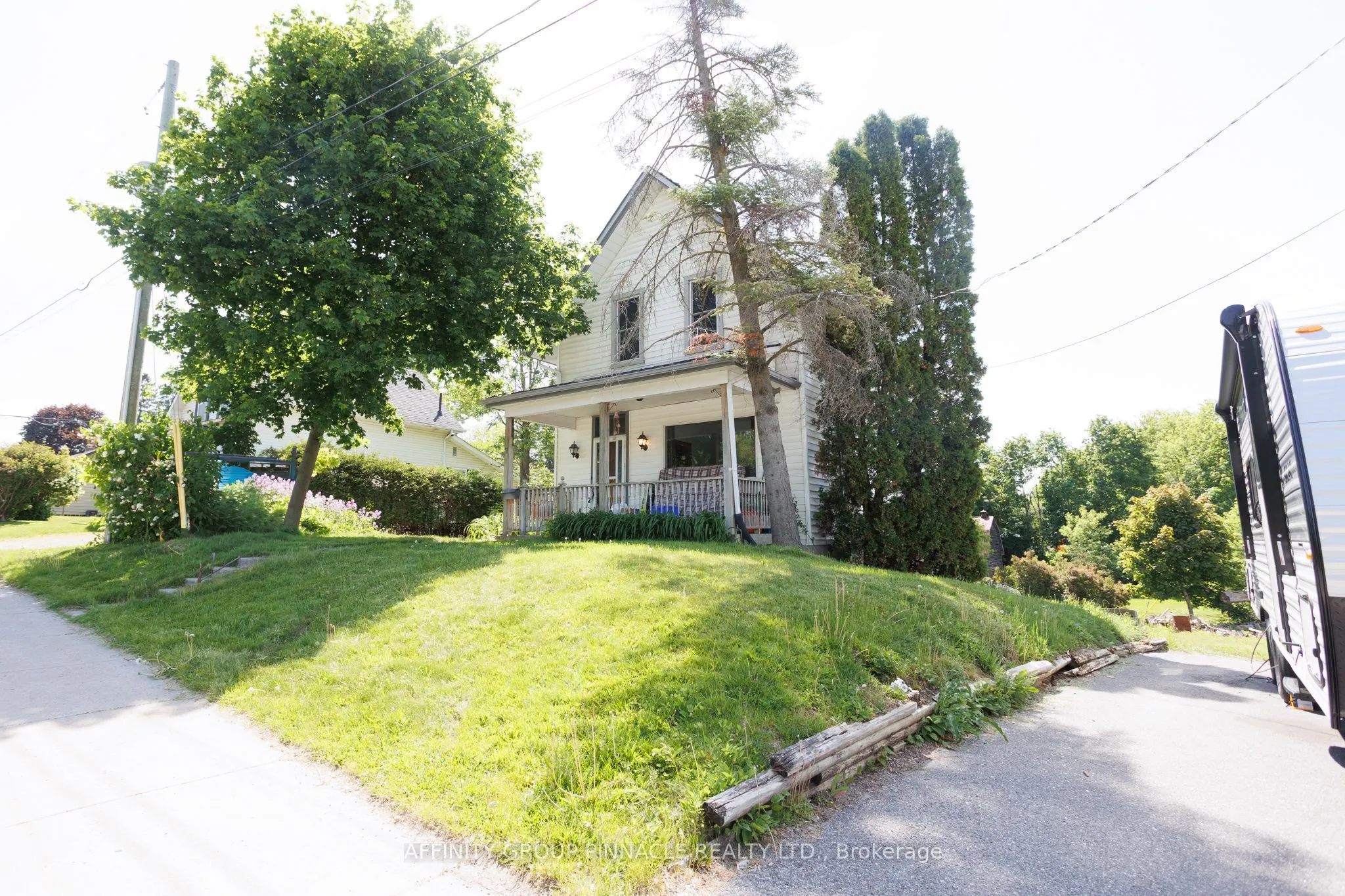 7 Colborne Street E