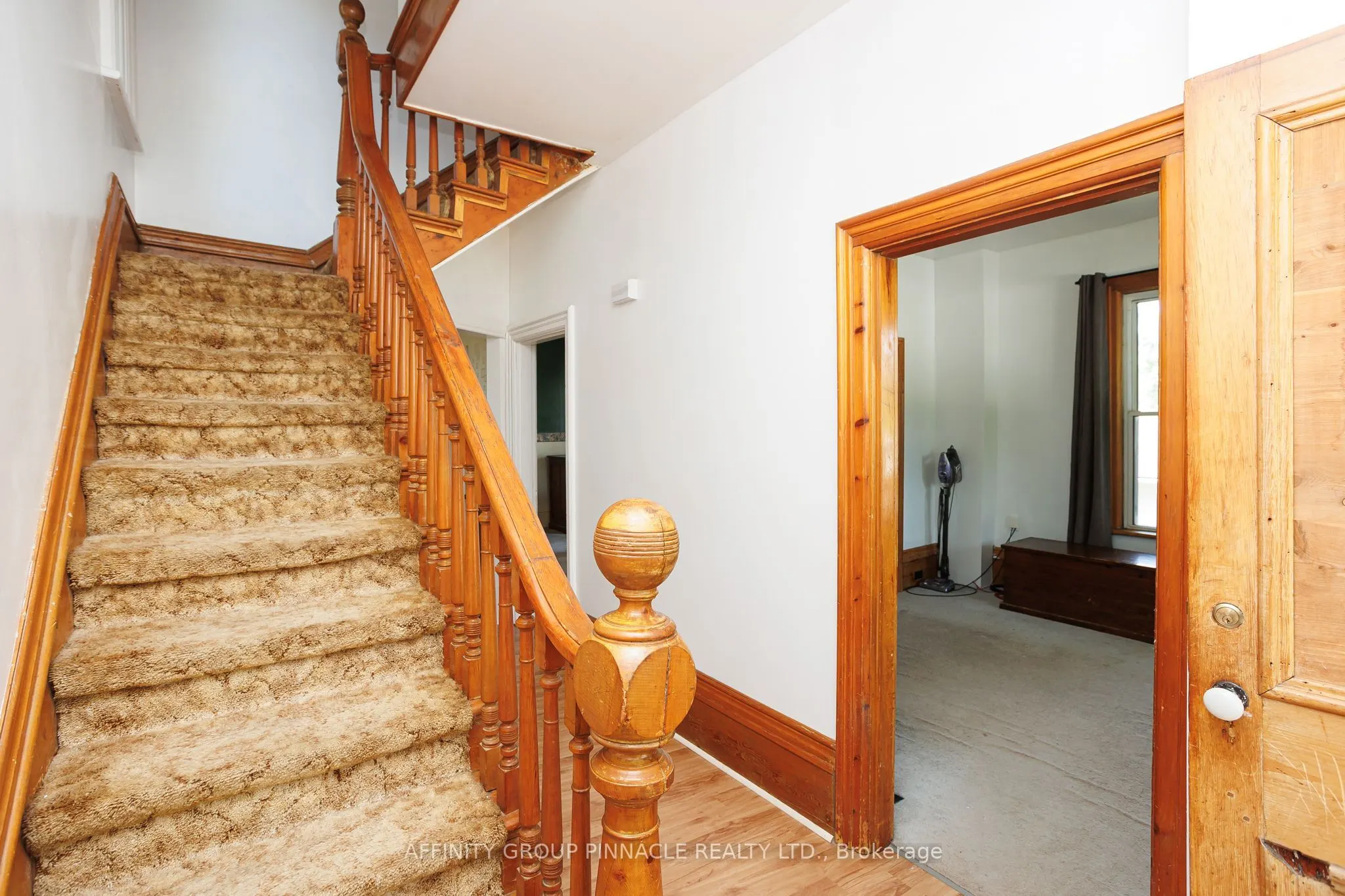 7 Colborne Street E