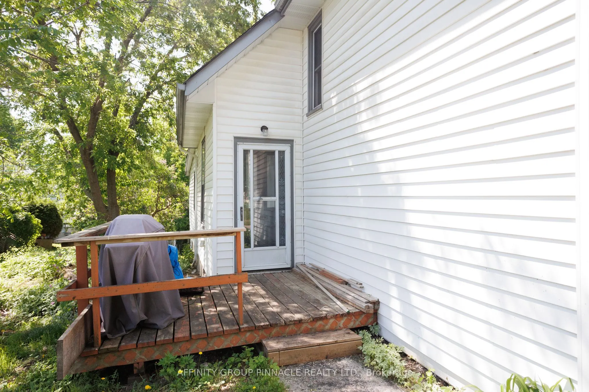 7 Colborne Street E