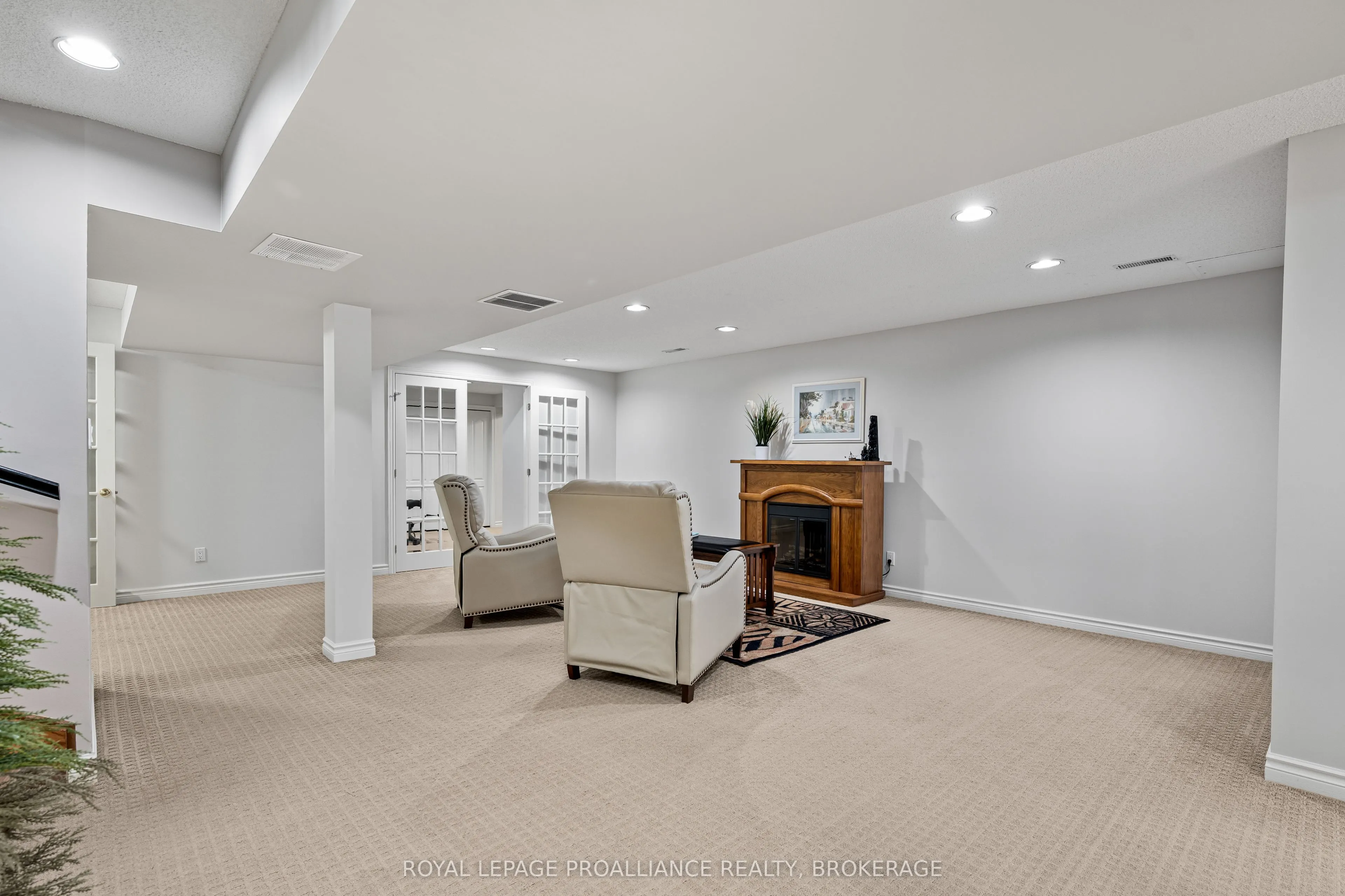 26 Kenwoods Circle