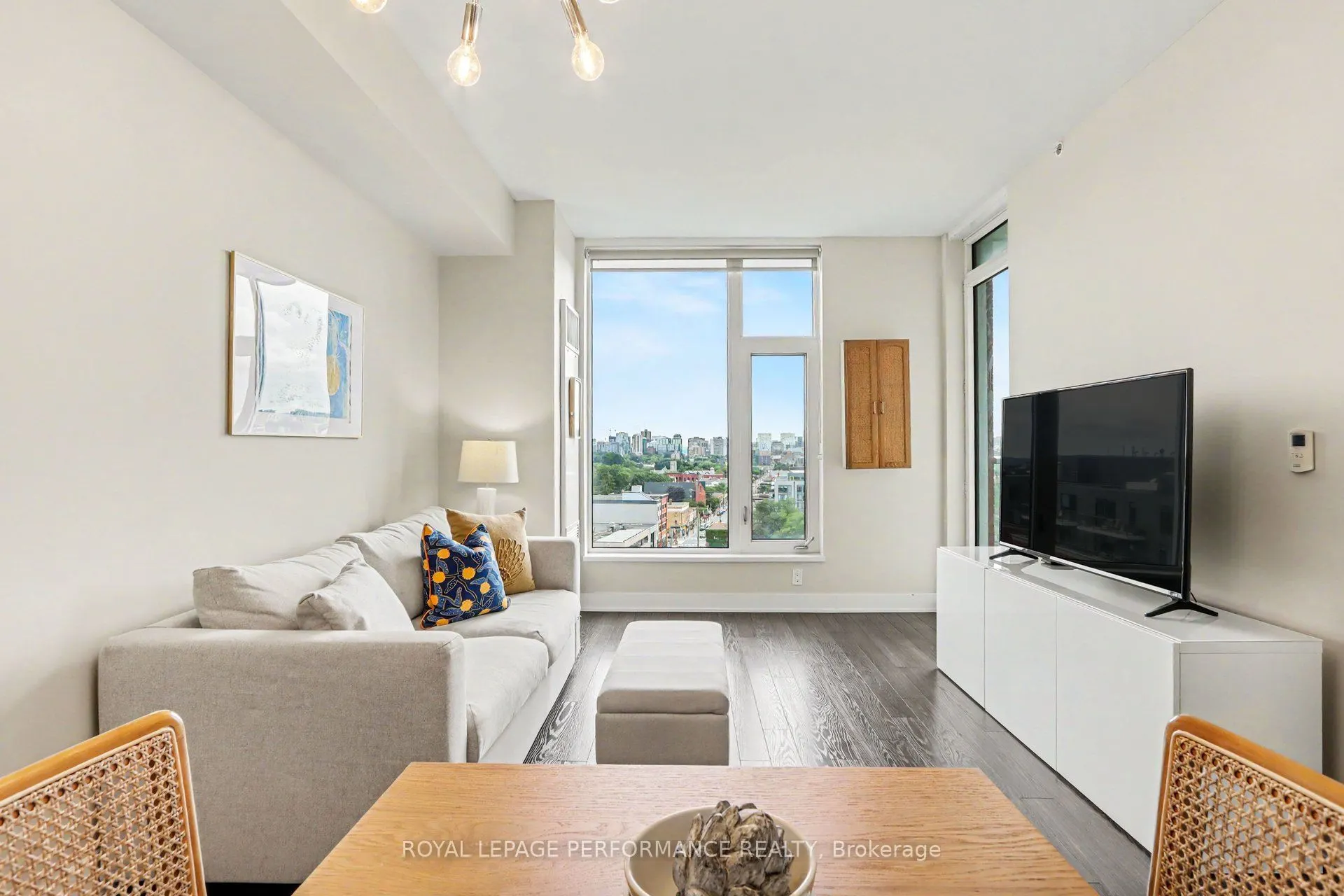 118 Holmwood Avenue #1008