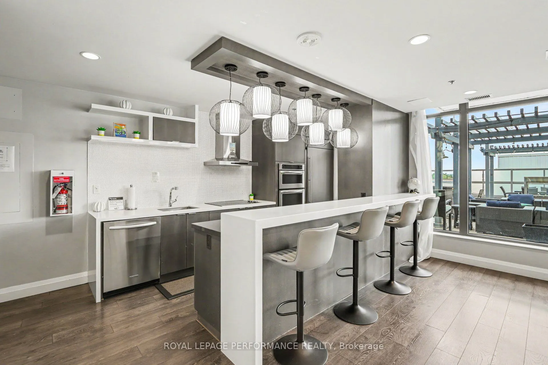 118 Holmwood Avenue #1008