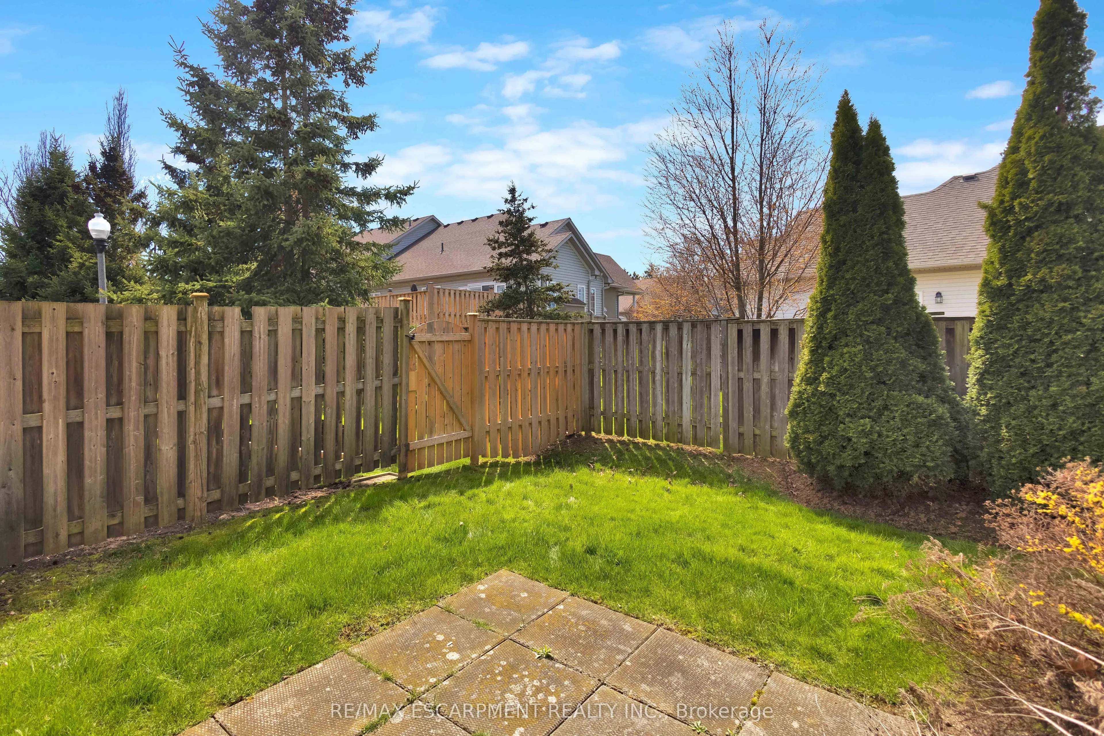 232 Stonehenge Drive #8