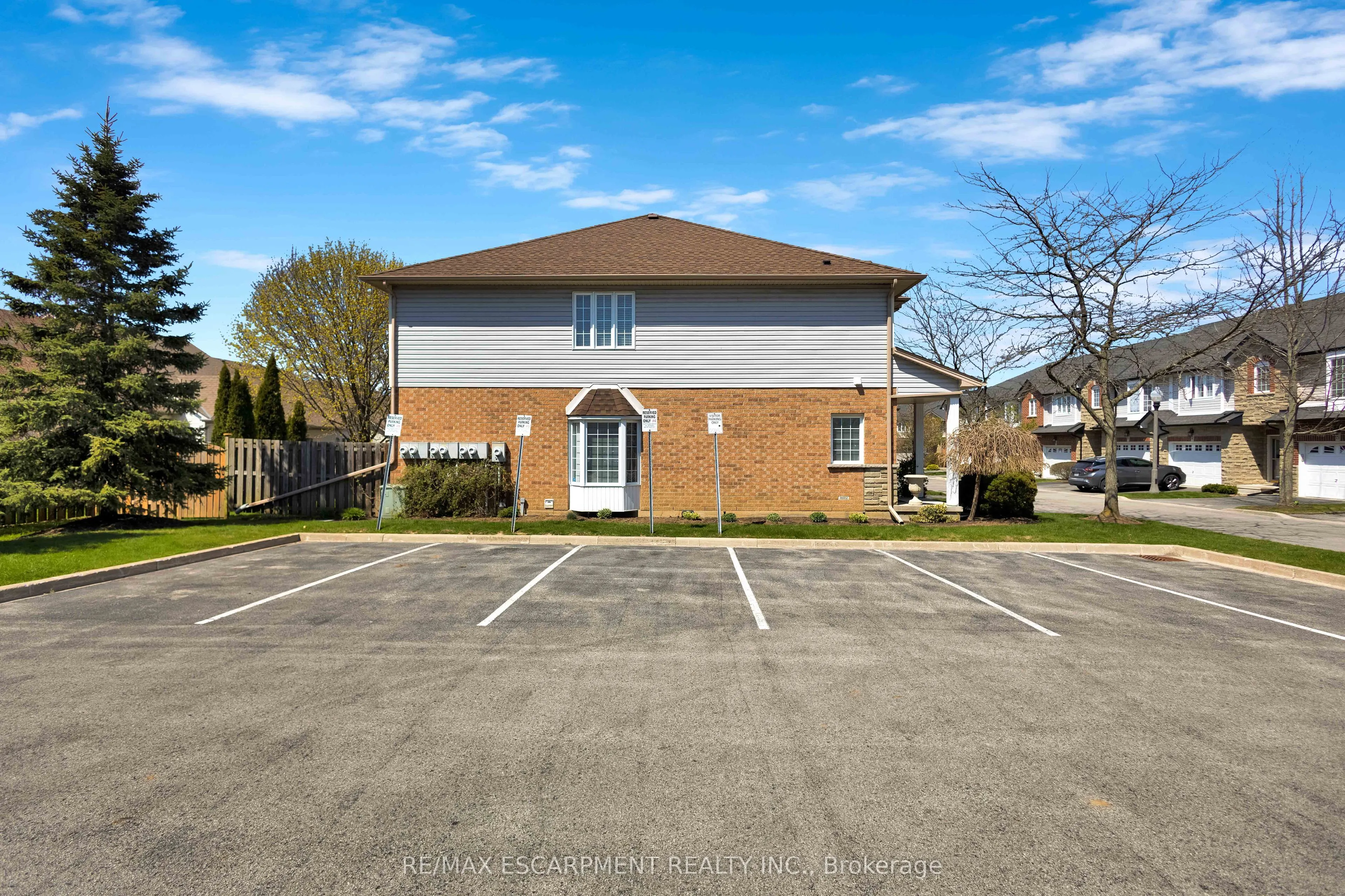 232 Stonehenge Drive #8