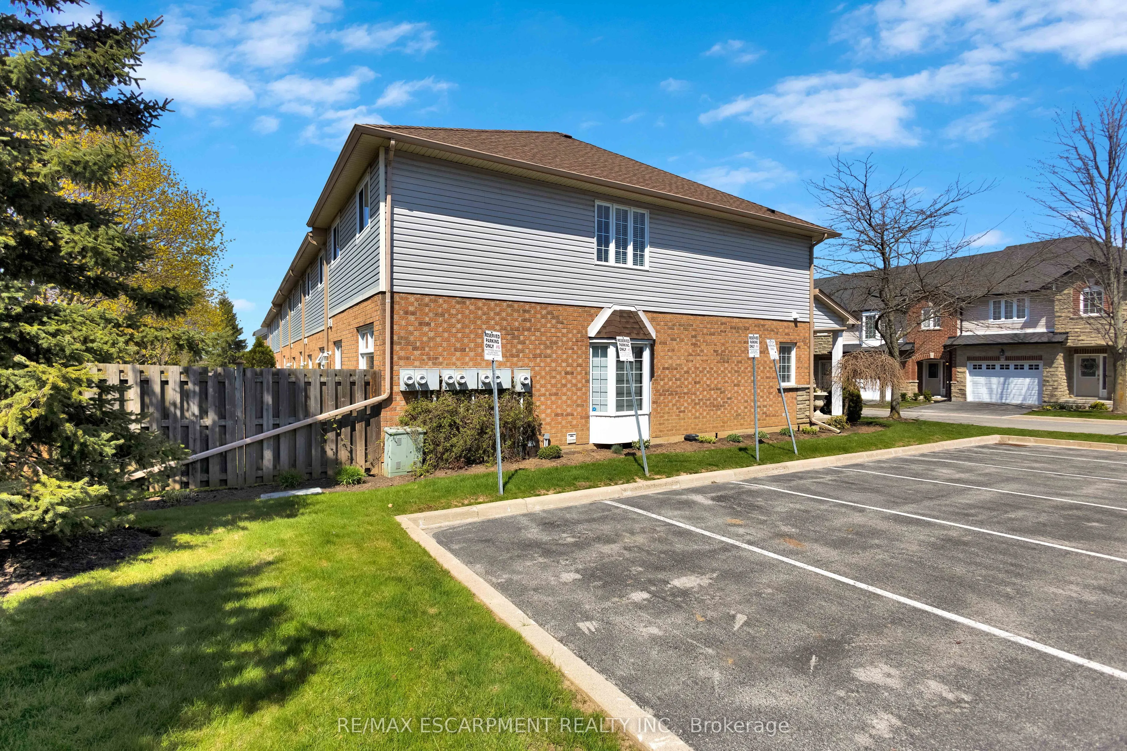 232 Stonehenge Drive #8