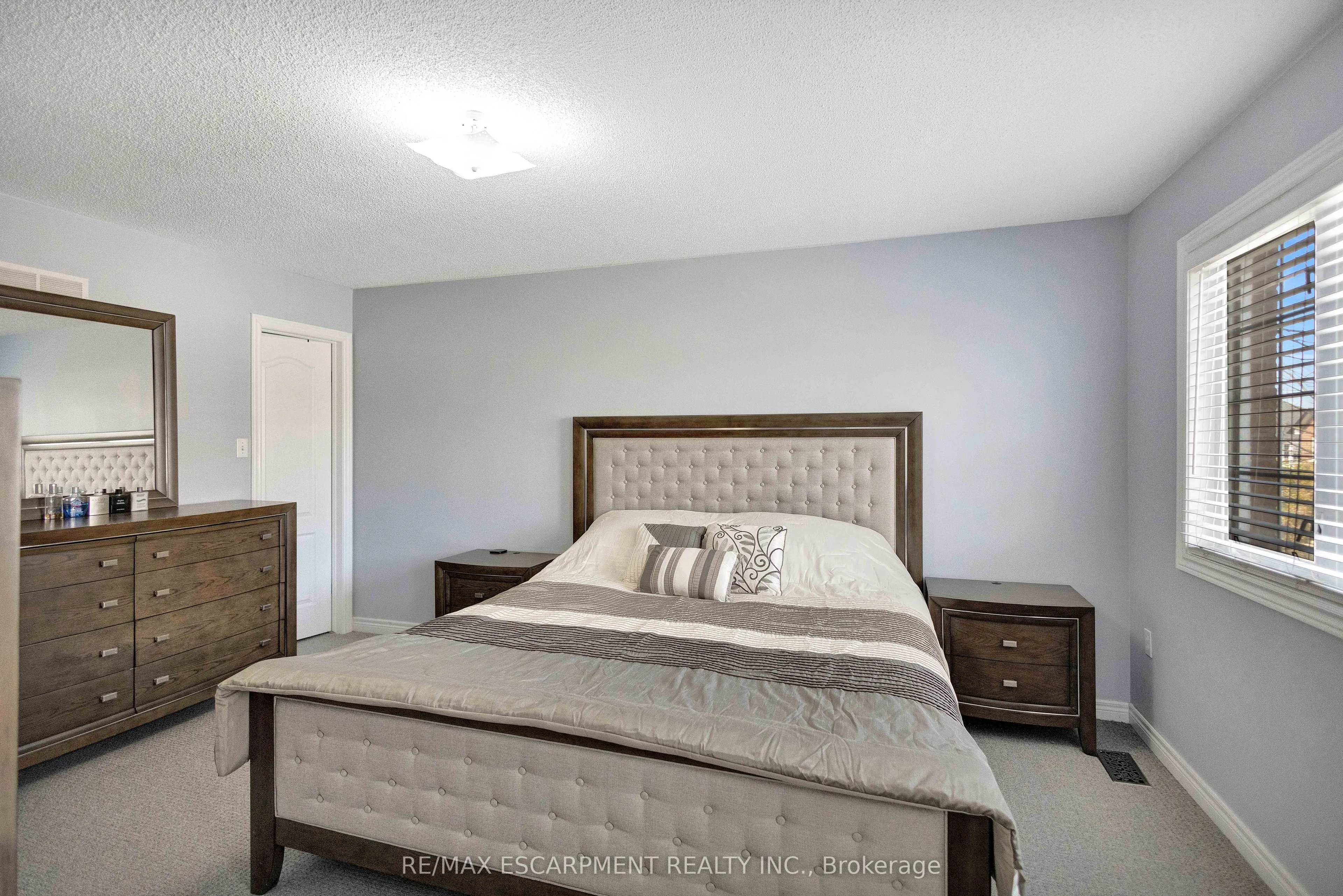 232 Stonehenge Drive #8