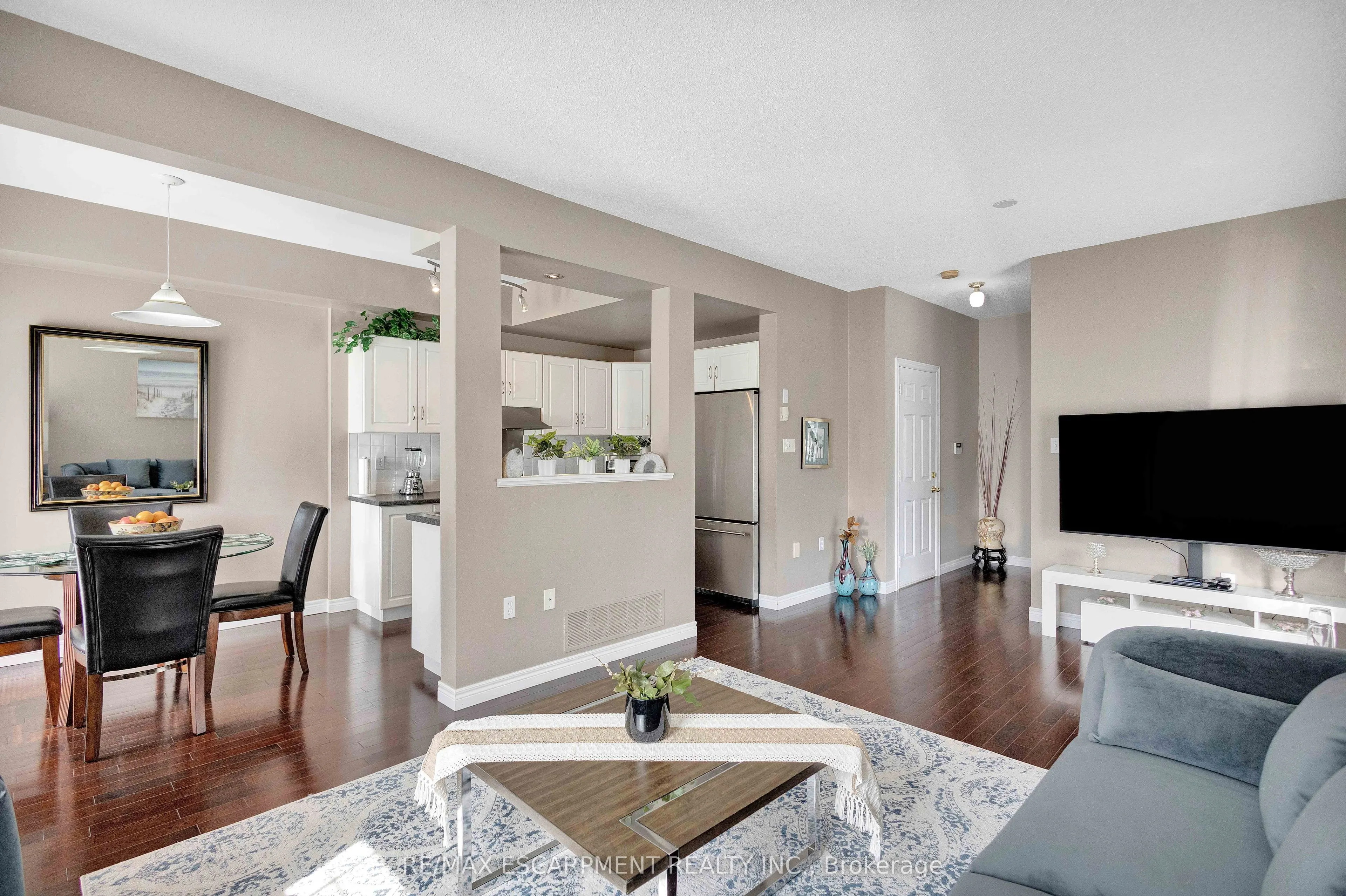 232 Stonehenge Drive #8