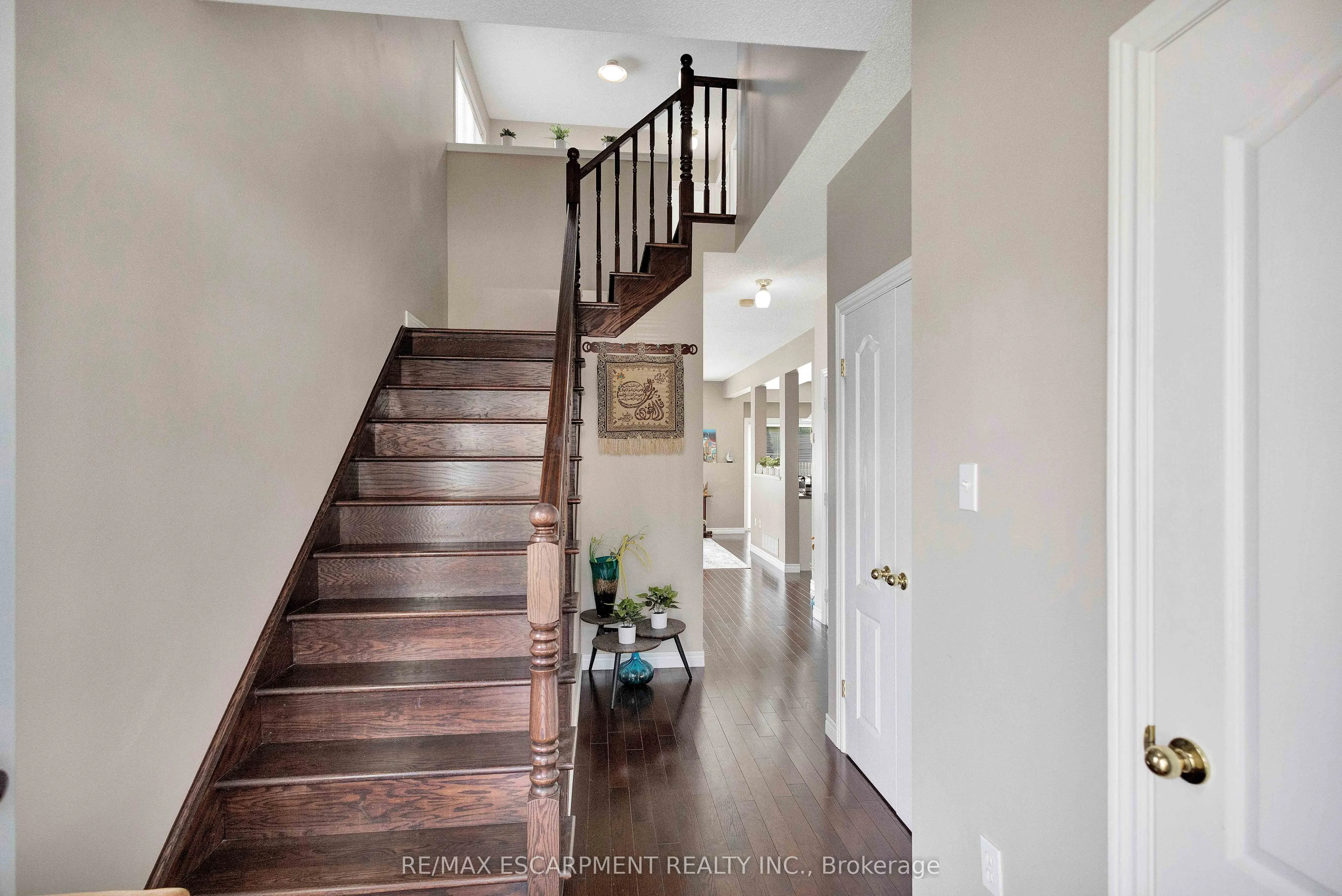 232 Stonehenge Drive #8