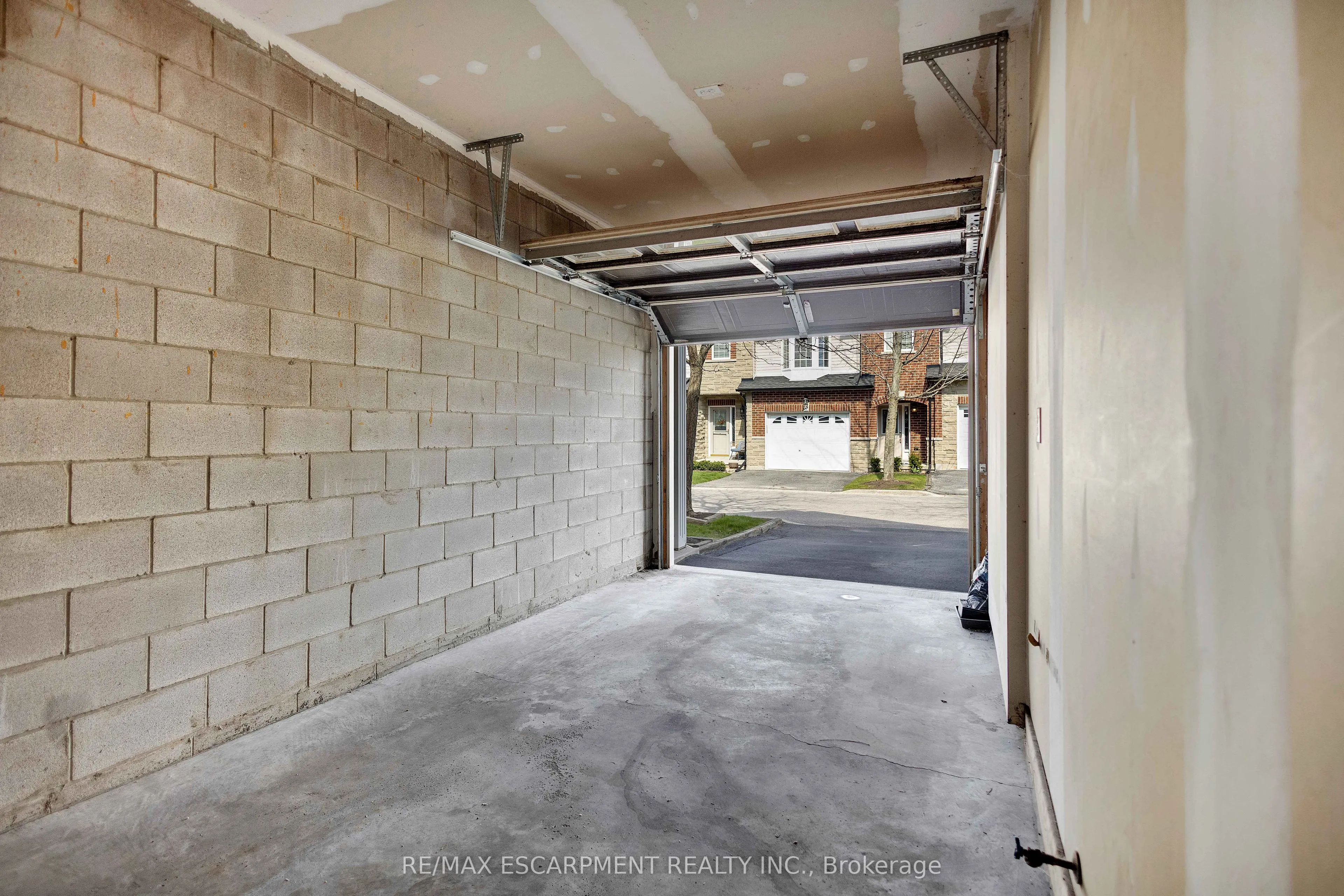 232 Stonehenge Drive #8
