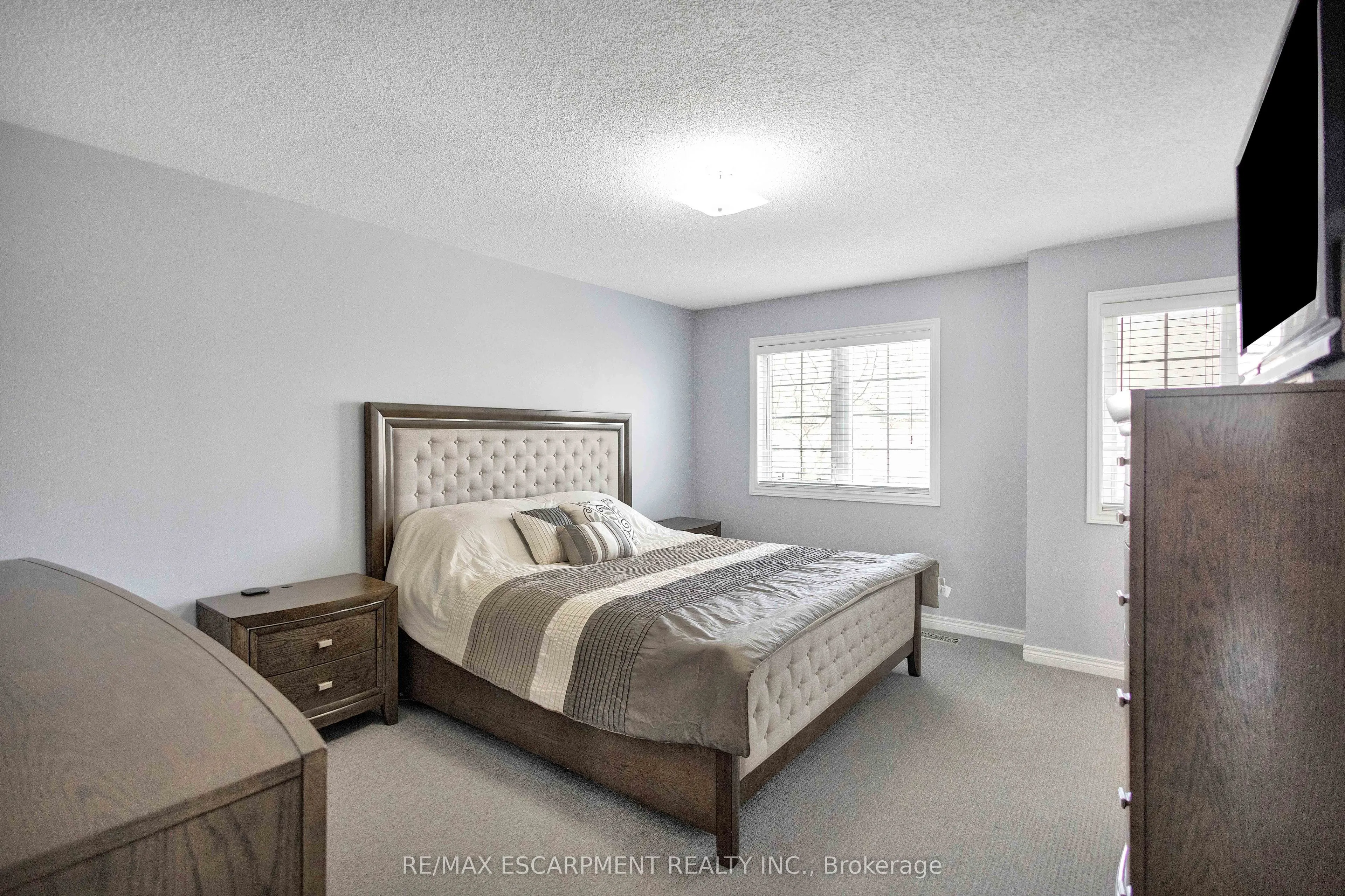 232 Stonehenge Drive #8