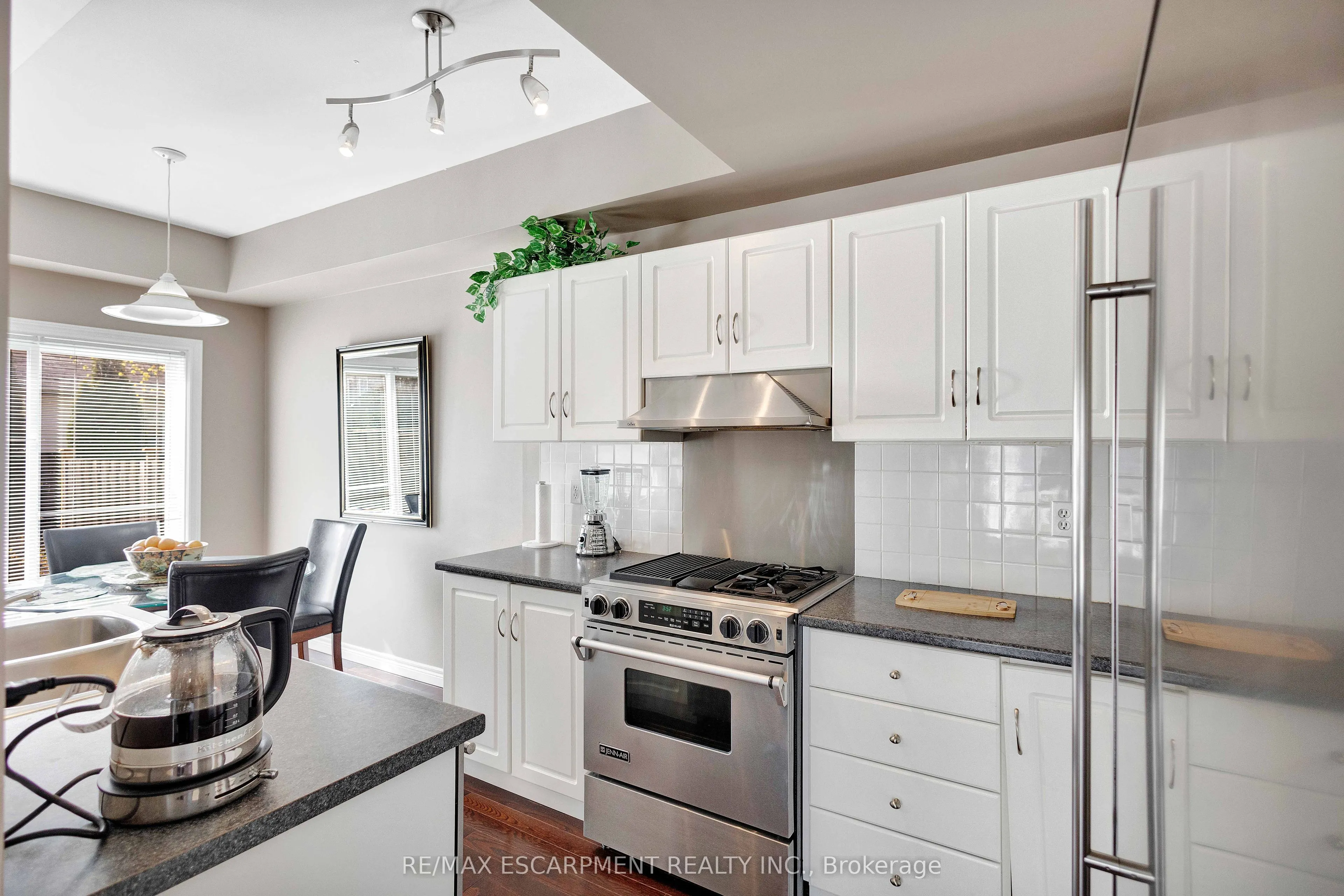 232 Stonehenge Drive #8
