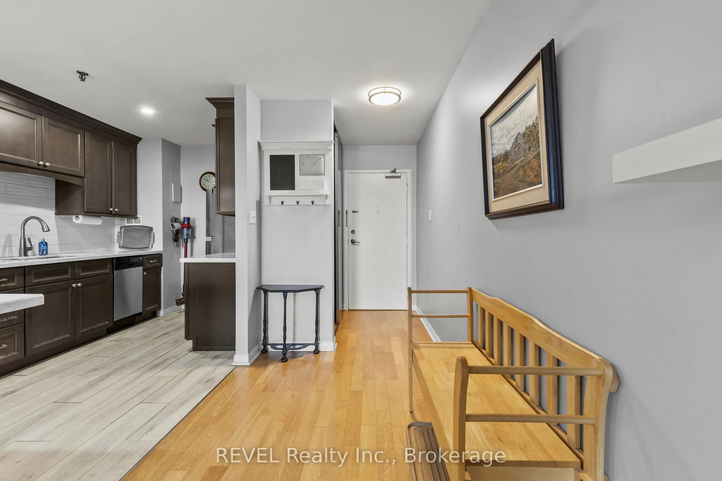 3955 Portage Road #401