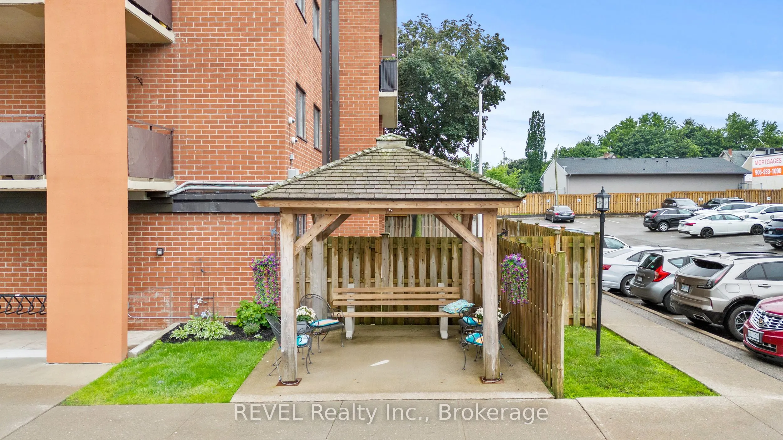 3955 Portage Road #401