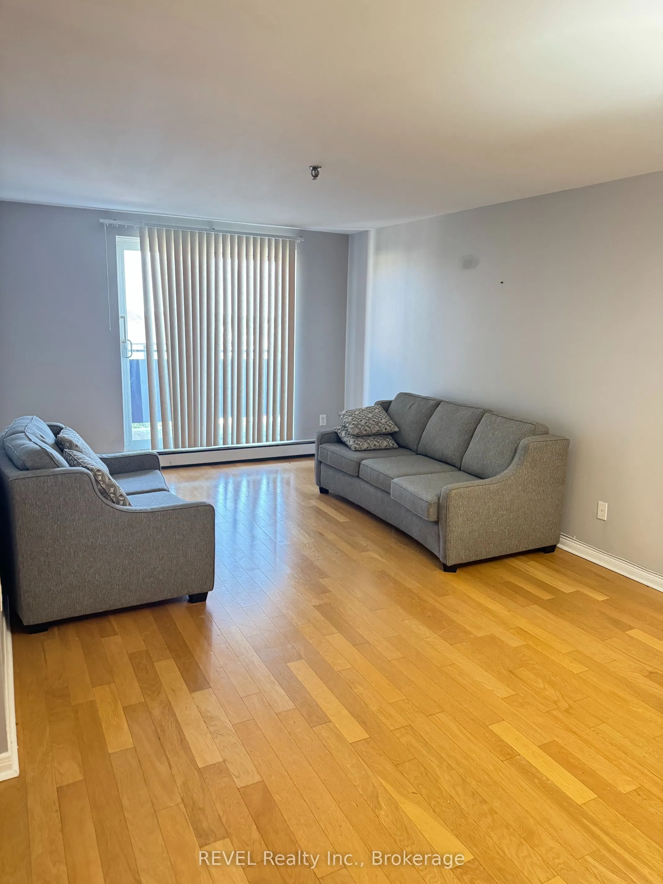 3955 Portage Road #401