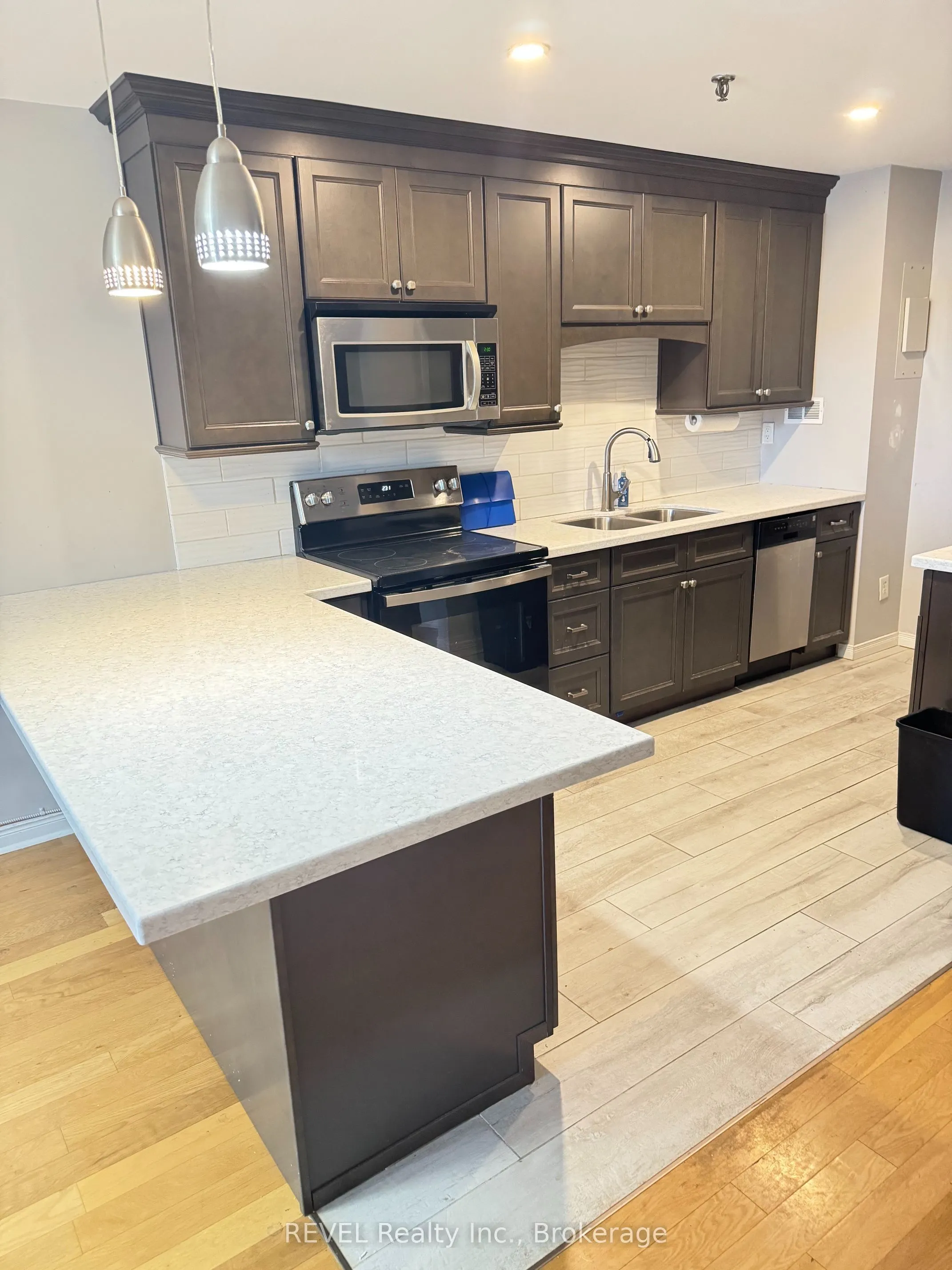 3955 Portage Road #401