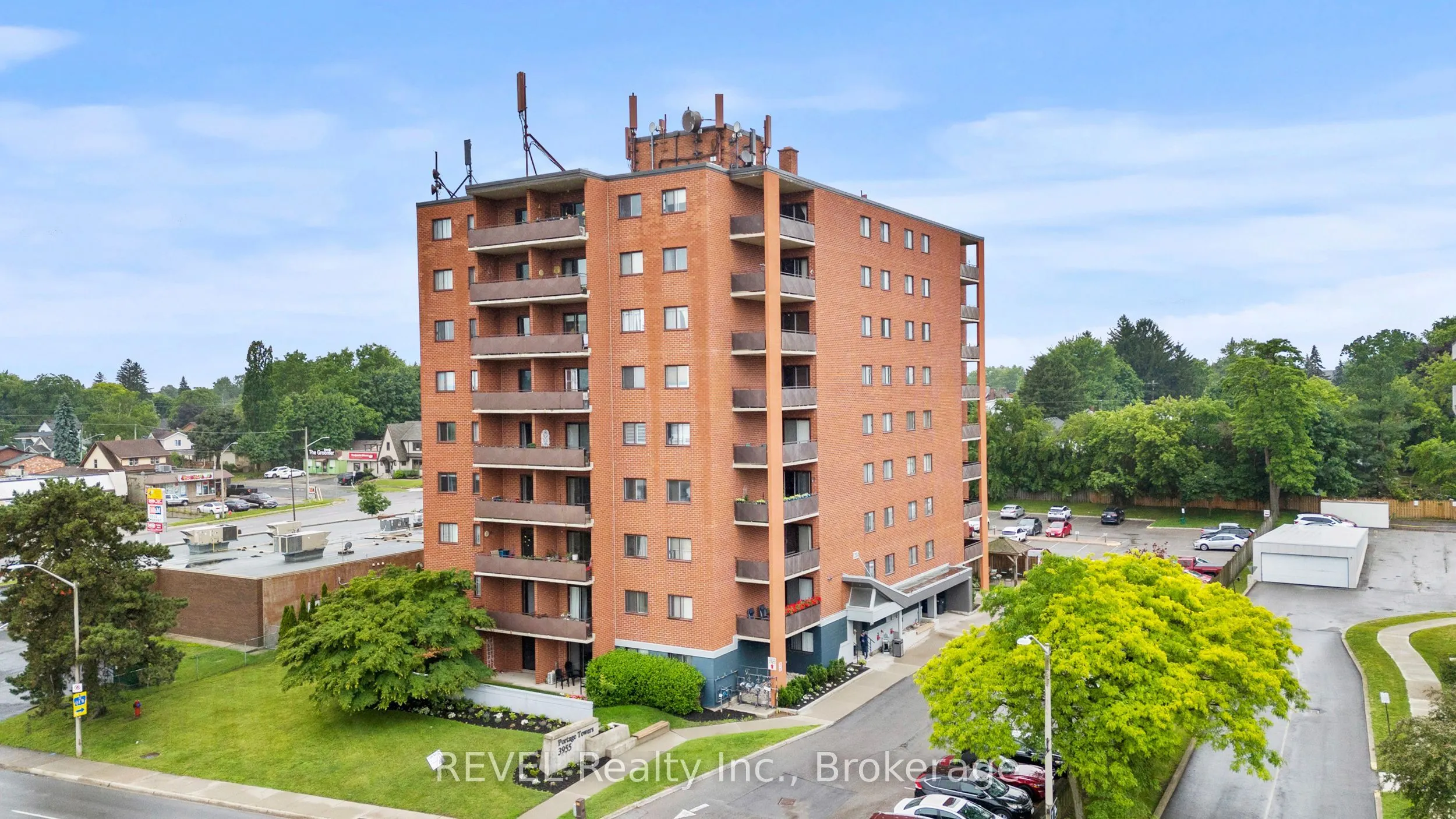 3955 Portage Road #401